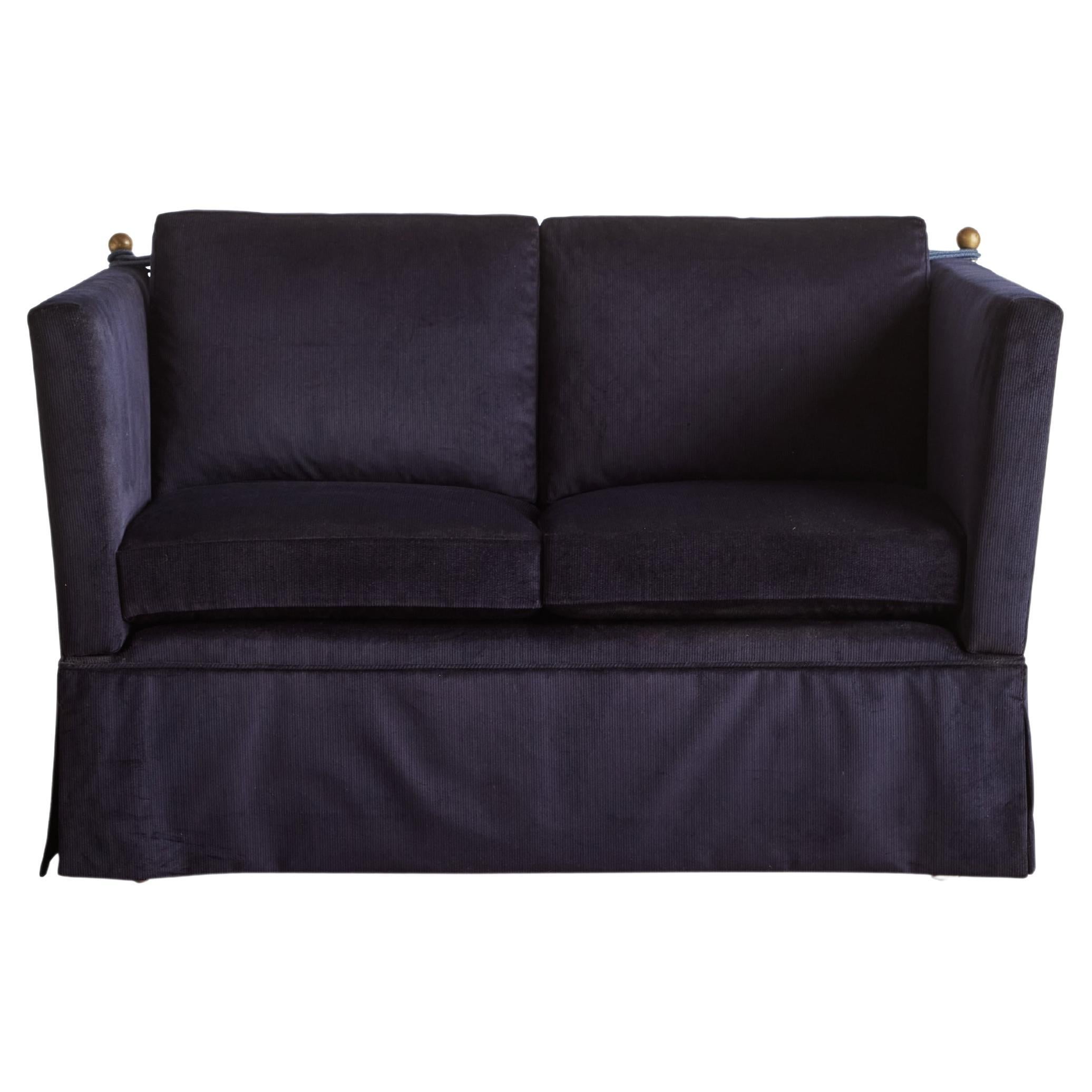 Knole Armlehnensofa im Angebot