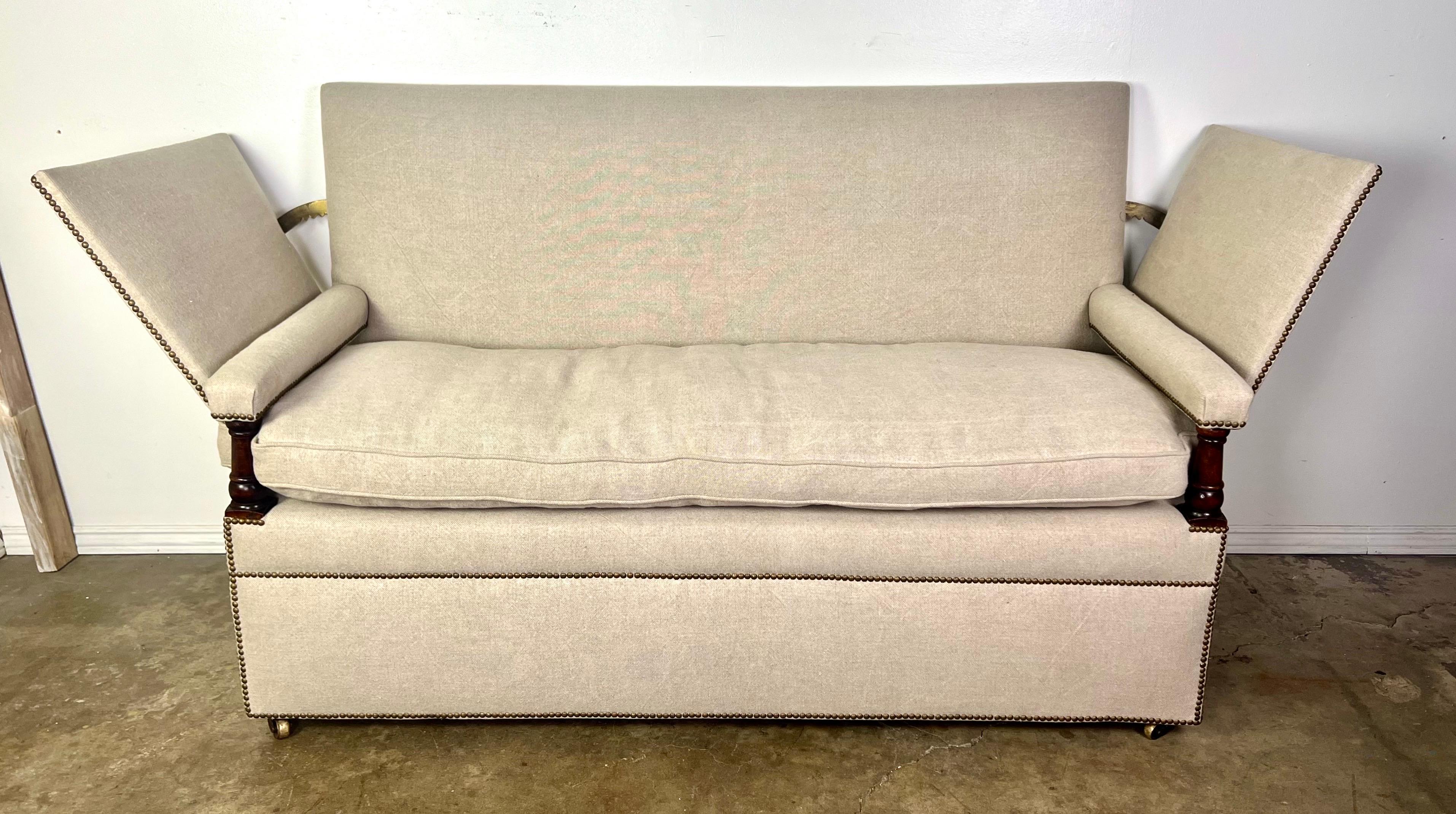 Knole Settee, Early 20th century, English Baroque in Belgium Linen For Sale 7