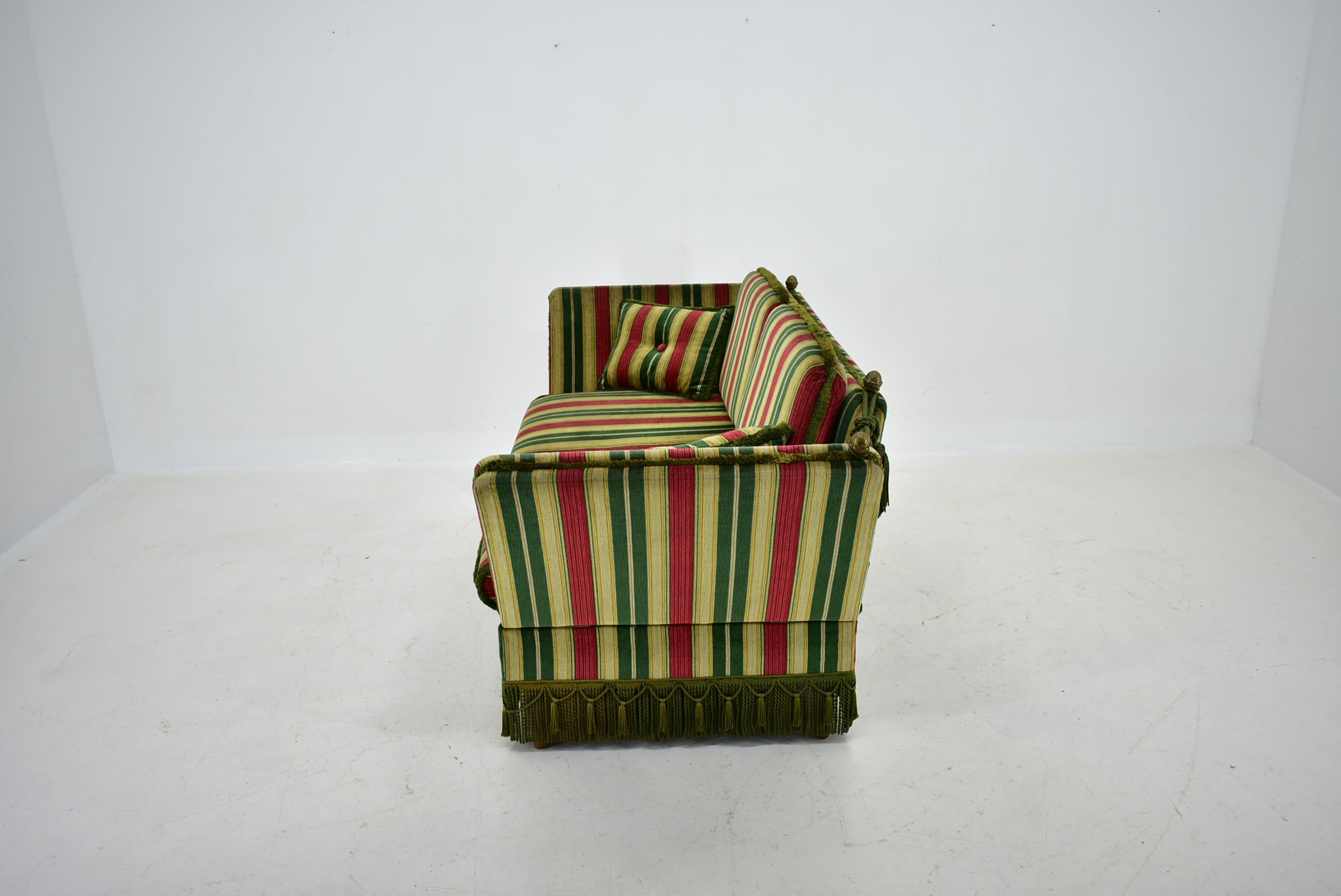 Knole Sofa by George Smith 5