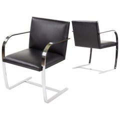 Knoll 255-304 Chaise Brno en acier inoxydable:: Flat Bar:: Mies van der Rohe:: cuir noir