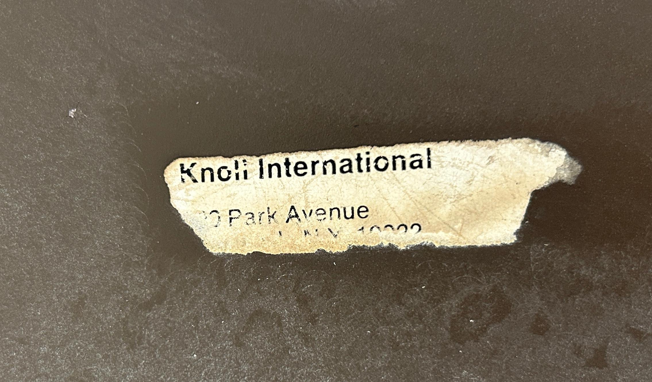 Milieu du XXe siècle Knoll Table ronde 54