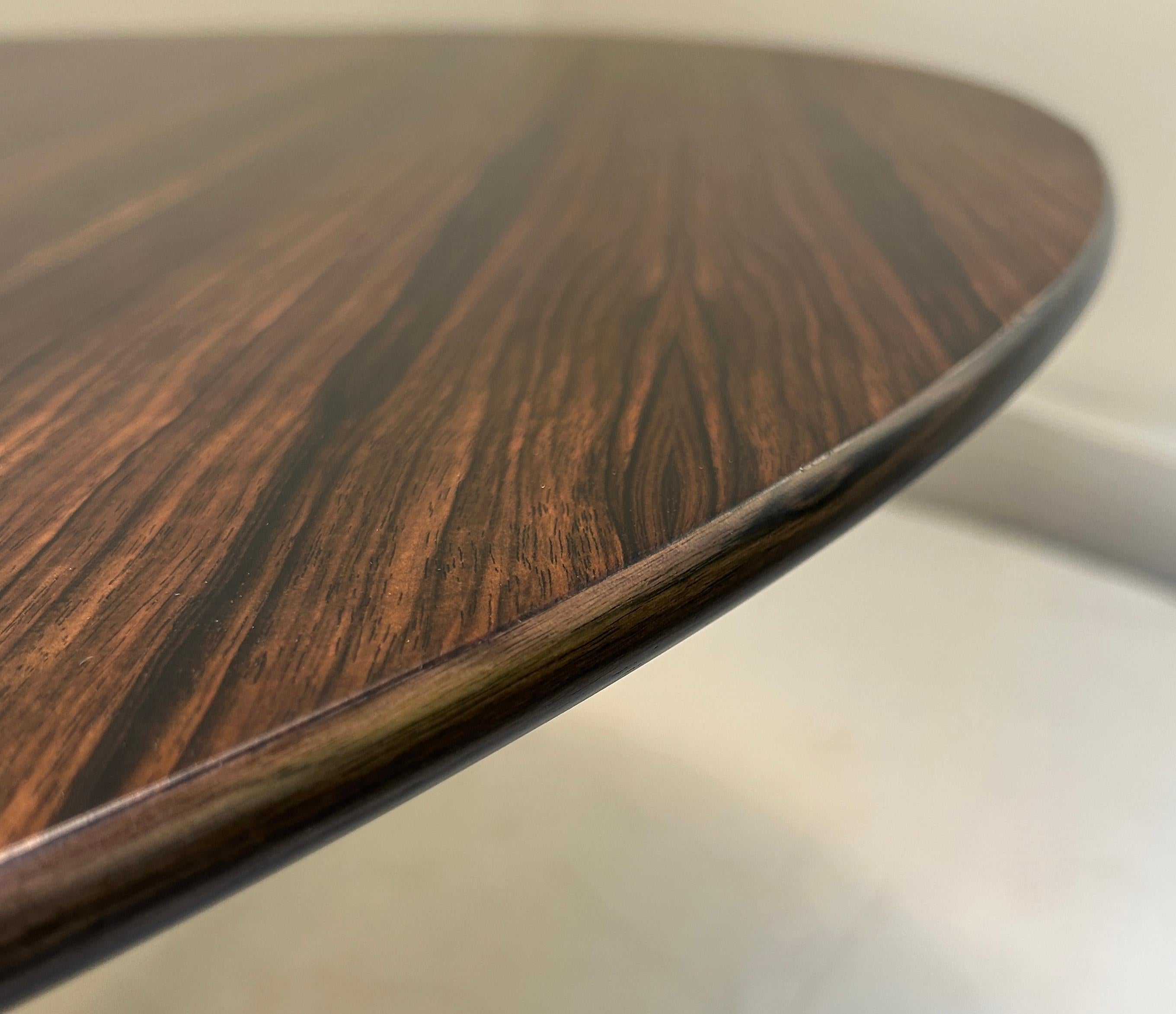 Table Knoll à 6 à 8 places en ébène de Macassar en vente 1