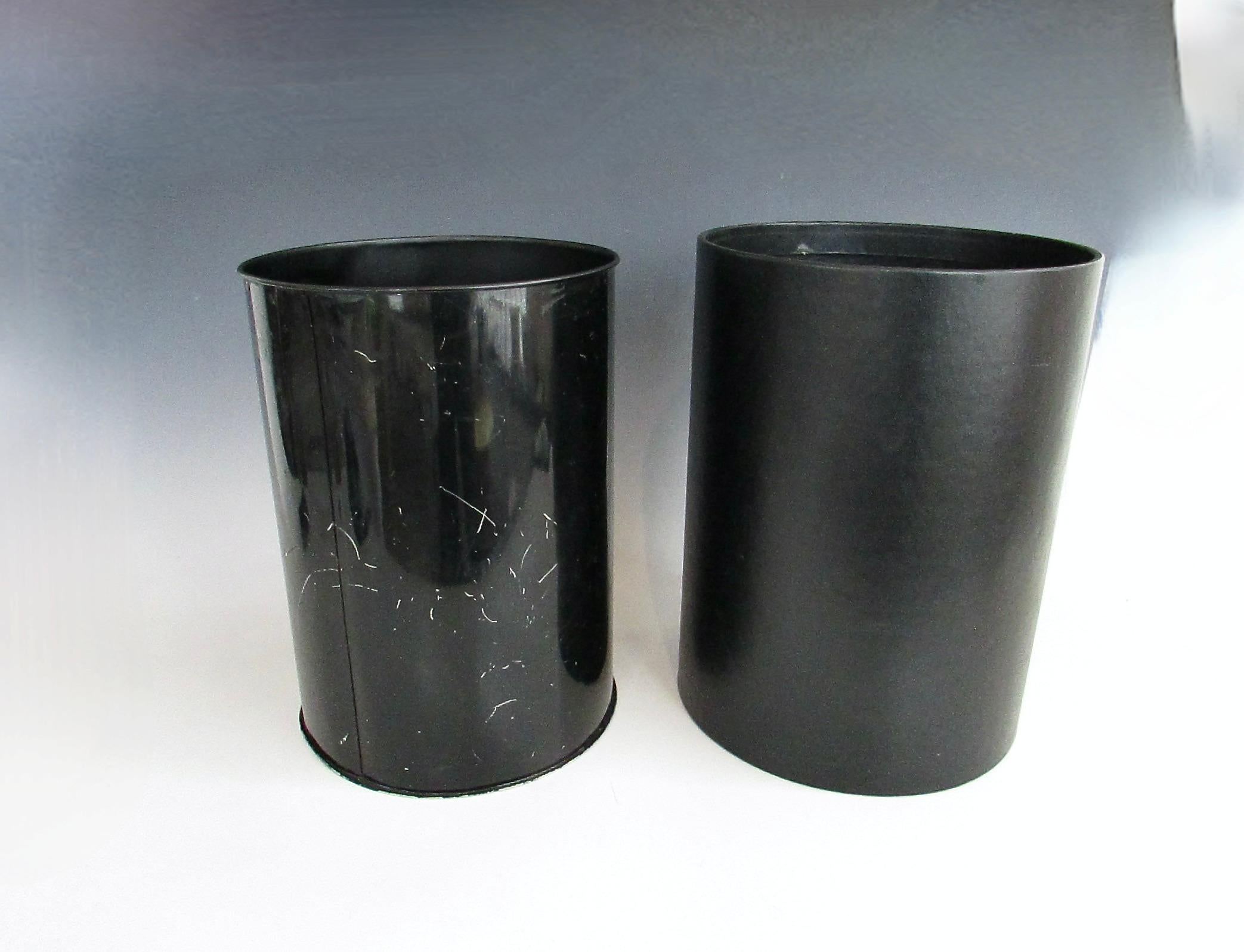 Americano Cestino nero di Knoll and Associates con fodera in acciaio in vendita