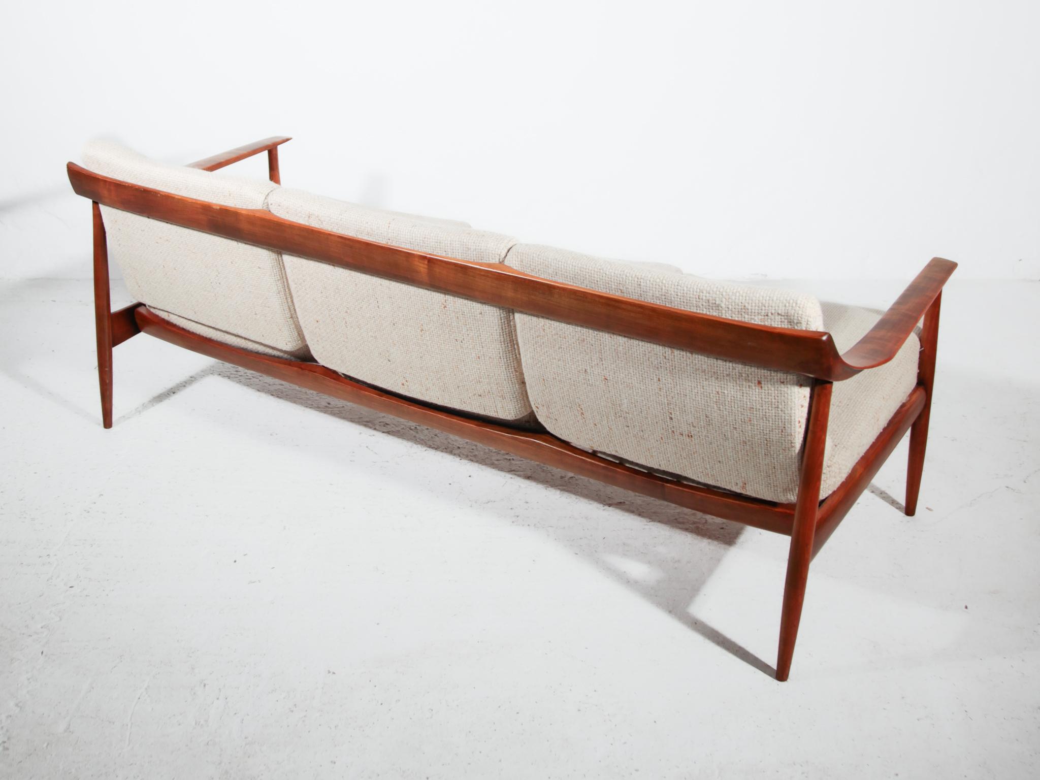 Knoll- Antimot Walnut Three Seat U-Vorm Sofa by Walter Knoll, Germany en vente 3