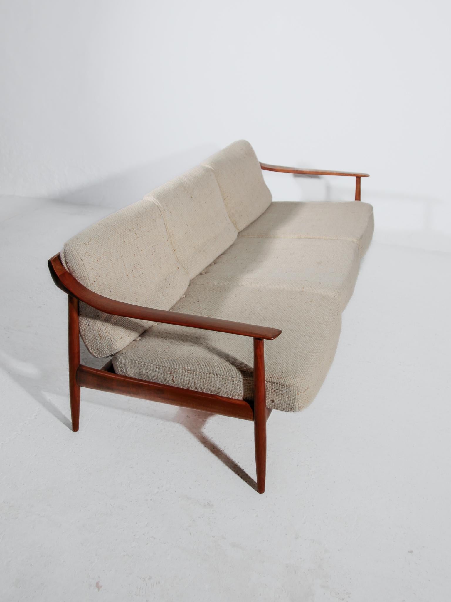 Laine Knoll- Antimot Walnut Three Seat U-Vorm Sofa by Walter Knoll, Germany en vente