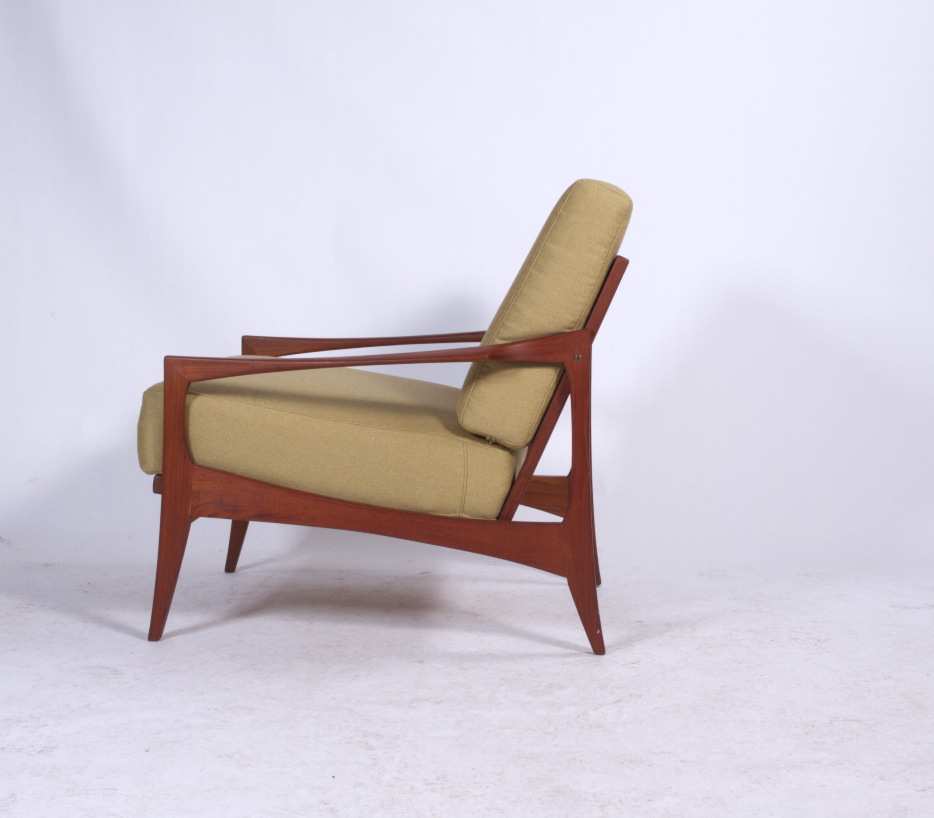 Mid-20th Century Knoll Antimott Easy Chair 1950s-1960s Teak