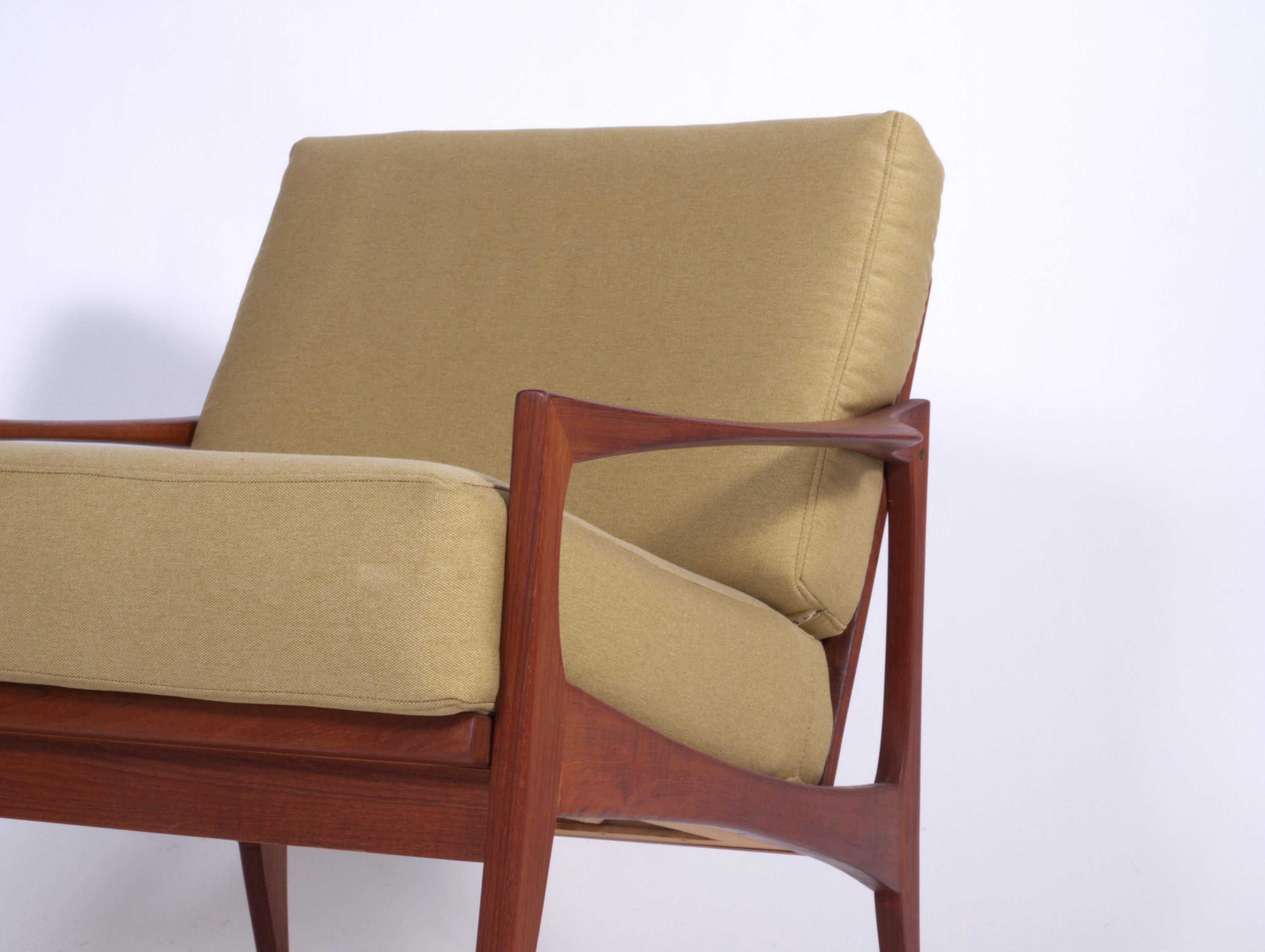 Knoll Antimott Easy Chair 1950s-1960s Teak 2