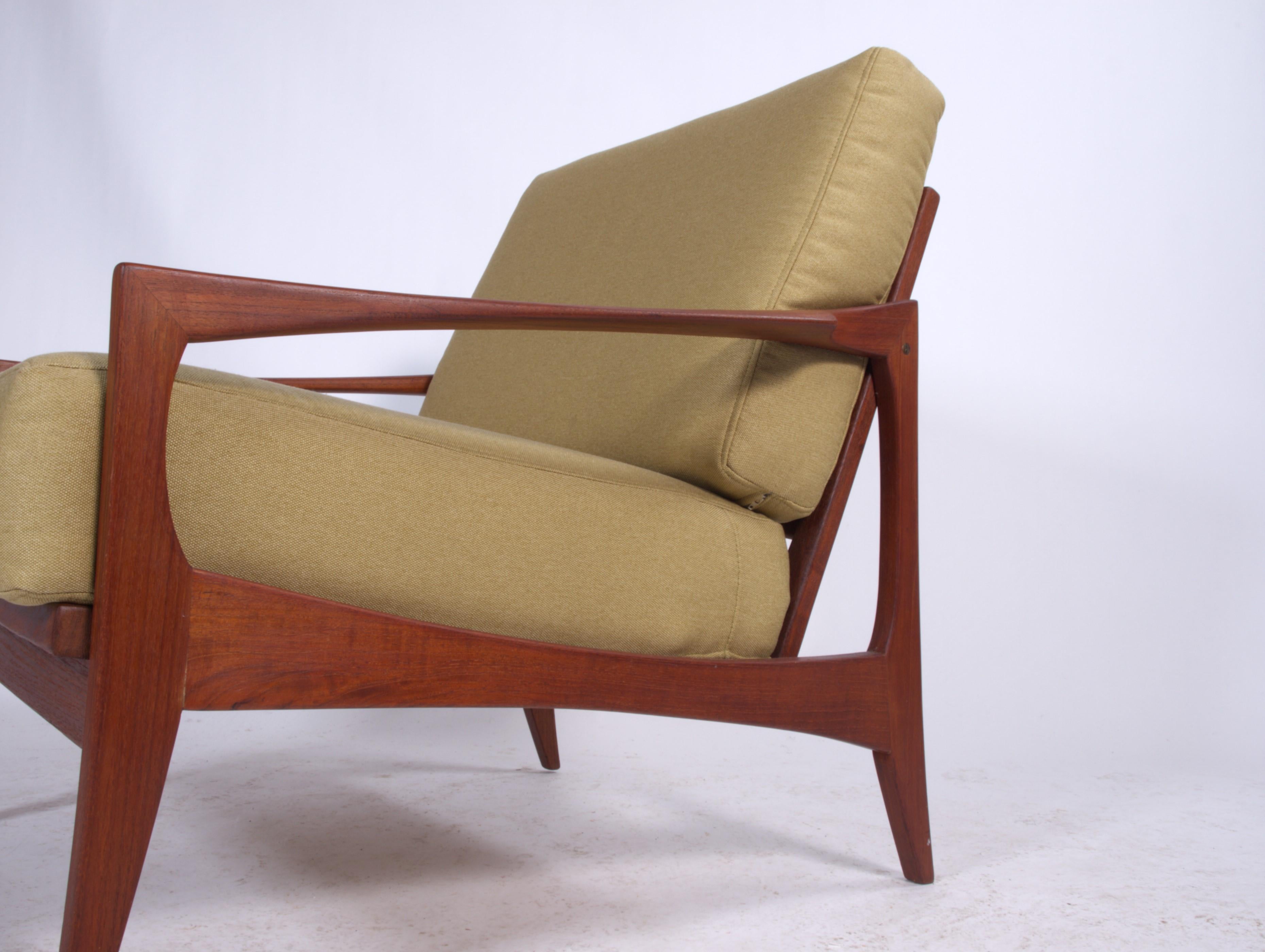 Knoll Antimott Easy Chair 1950s-1960s Teak 3