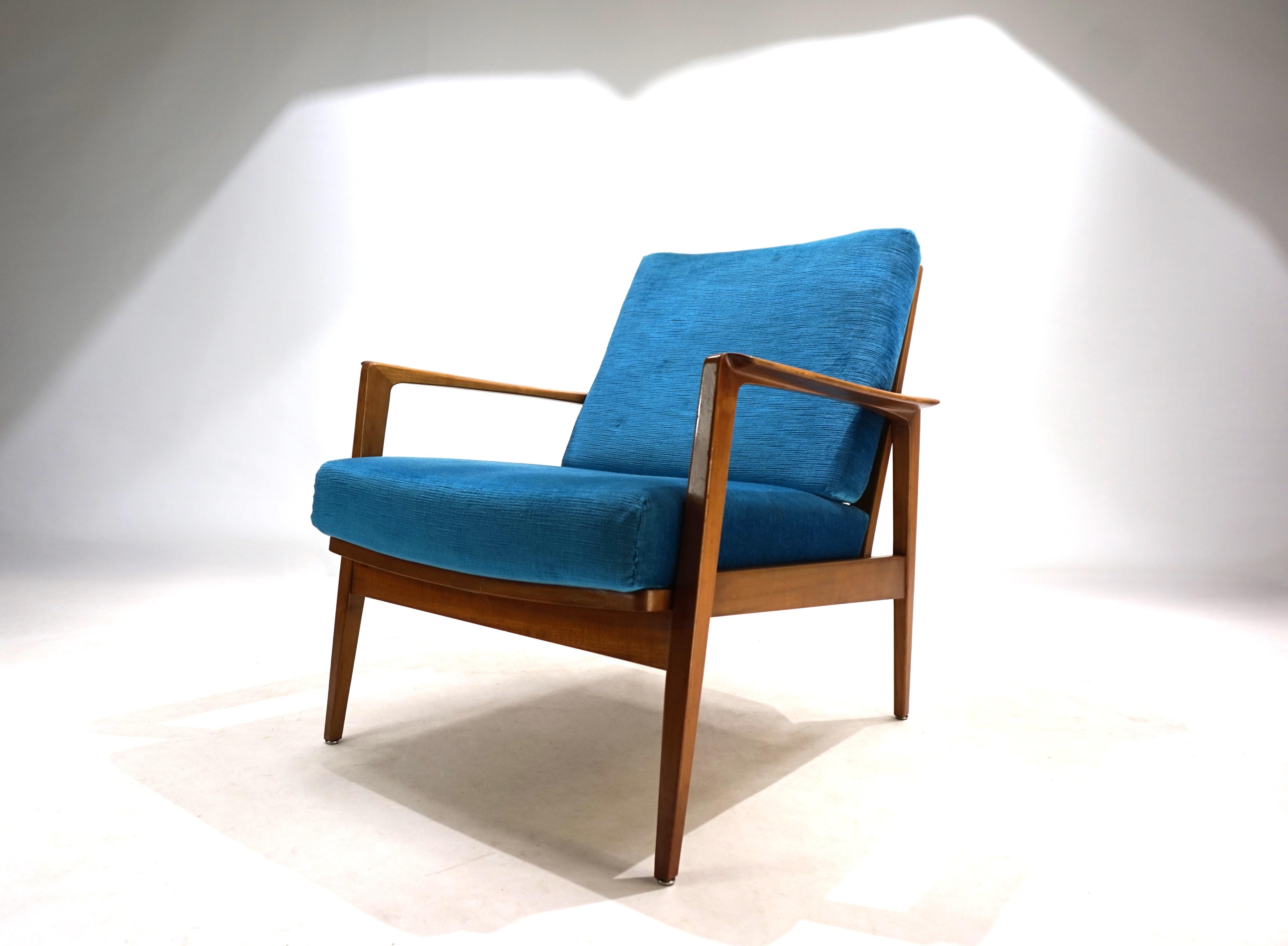 Mid-Century Modern Knoll Antimott lounge chair by Wilhelm Knoll, 1960 For Sale