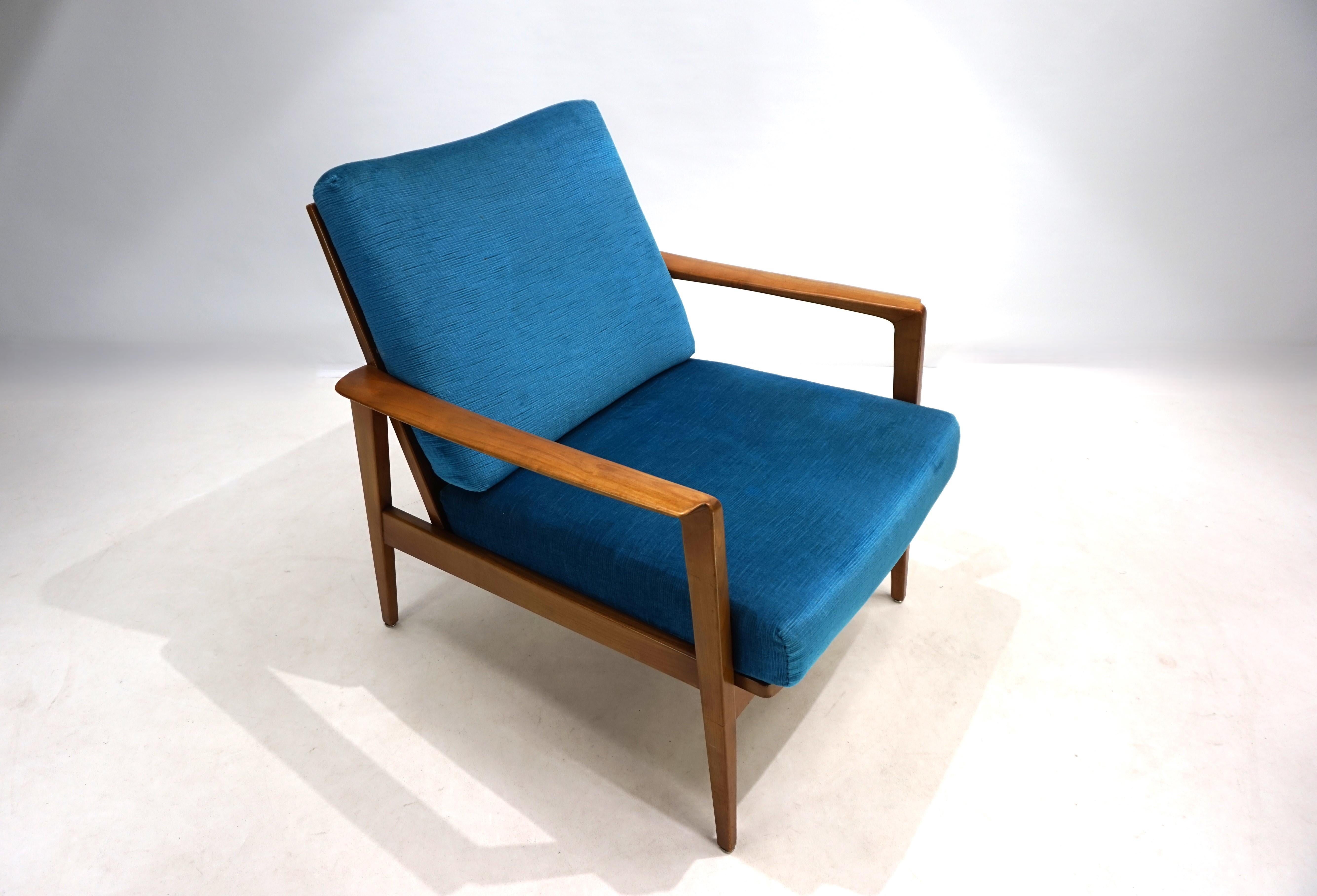 Fabric Knoll Antimott lounge chair by Wilhelm Knoll, 1960 For Sale