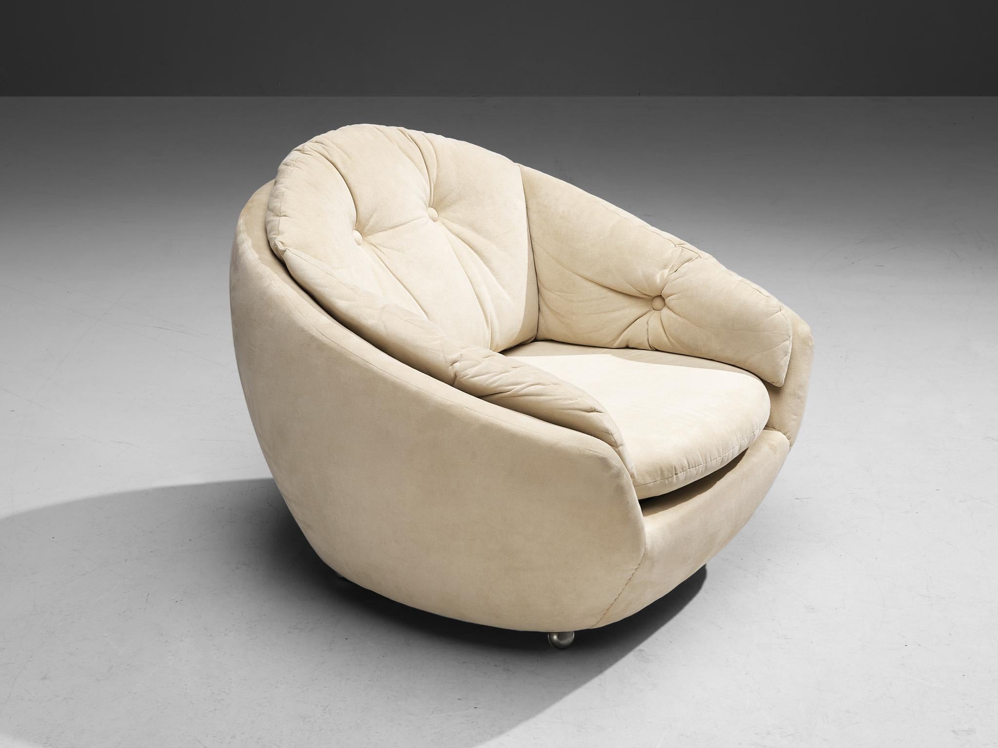 Mid-20th Century Knoll Antimott Lounge Chair in Off-White Upholstery  For Sale
