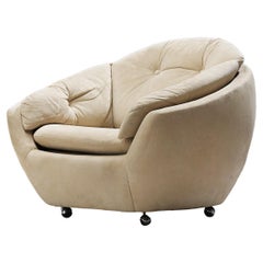 Knoll Antimott Lounge Chair in Off-White Upholstery 