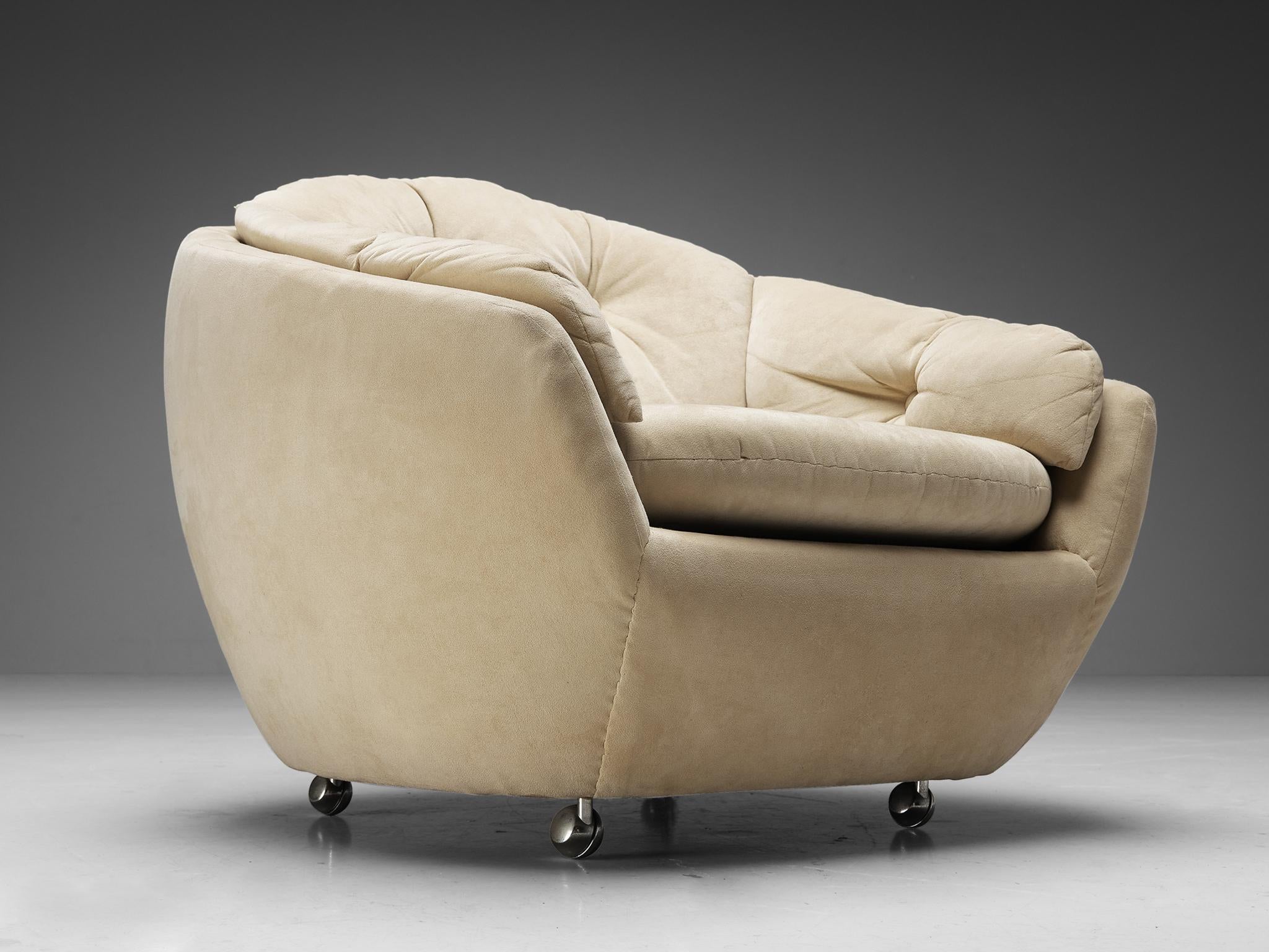 Knoll Antimott, lounge chairs, alcantara, chrome, Germany, 1960s

Somewhere between 1925-1929 Wilhelm Knoll developed a patented system of seating named 'Antimott'. The line consisted of furniture that was moth-resistance, hence the name. This easy