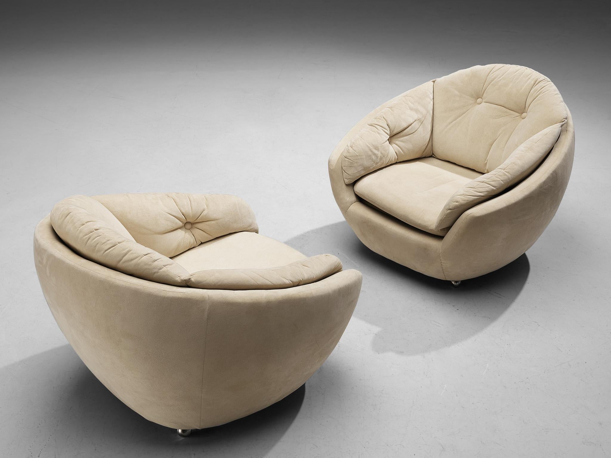 Ultrasuede Knoll Antimott Lounge Chairs in Off-White Upholstery  For Sale