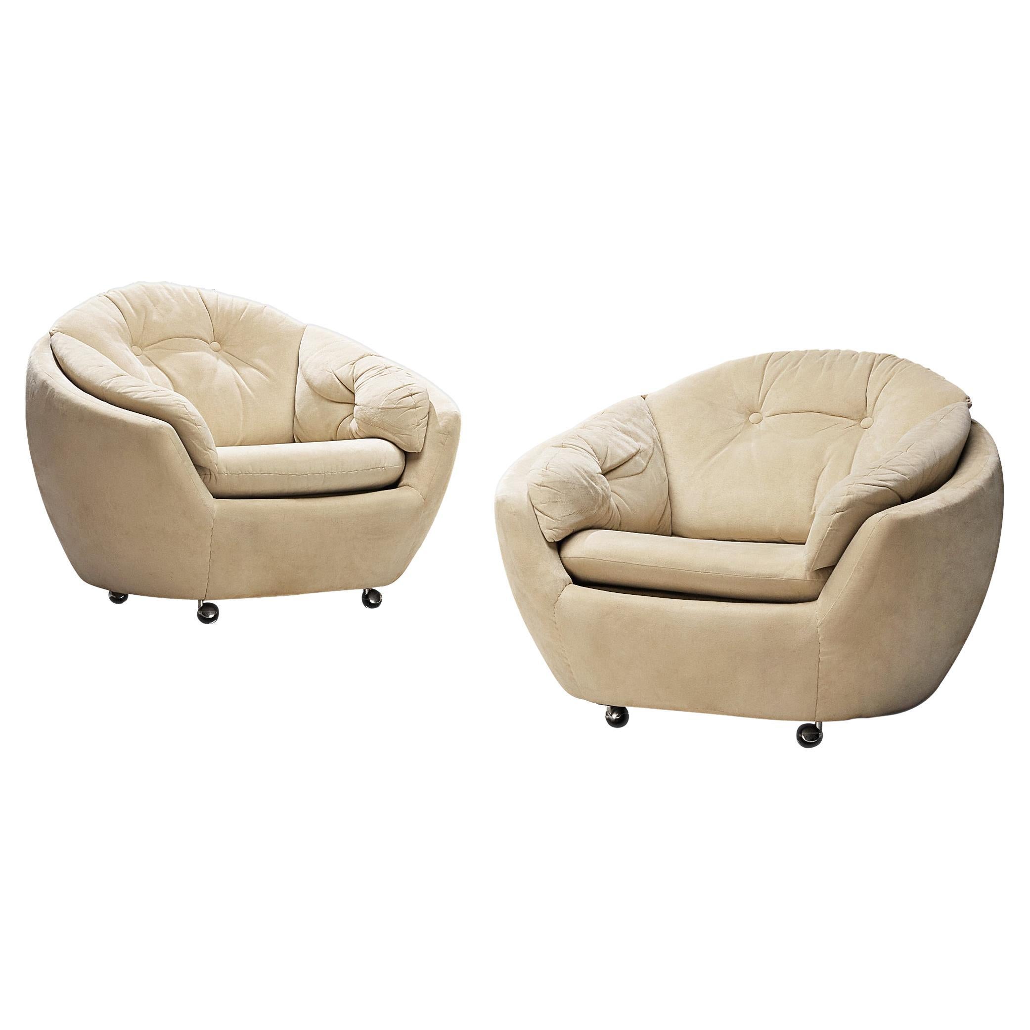 Knoll Antimott Lounge Chairs in Off-White Upholstery  For Sale