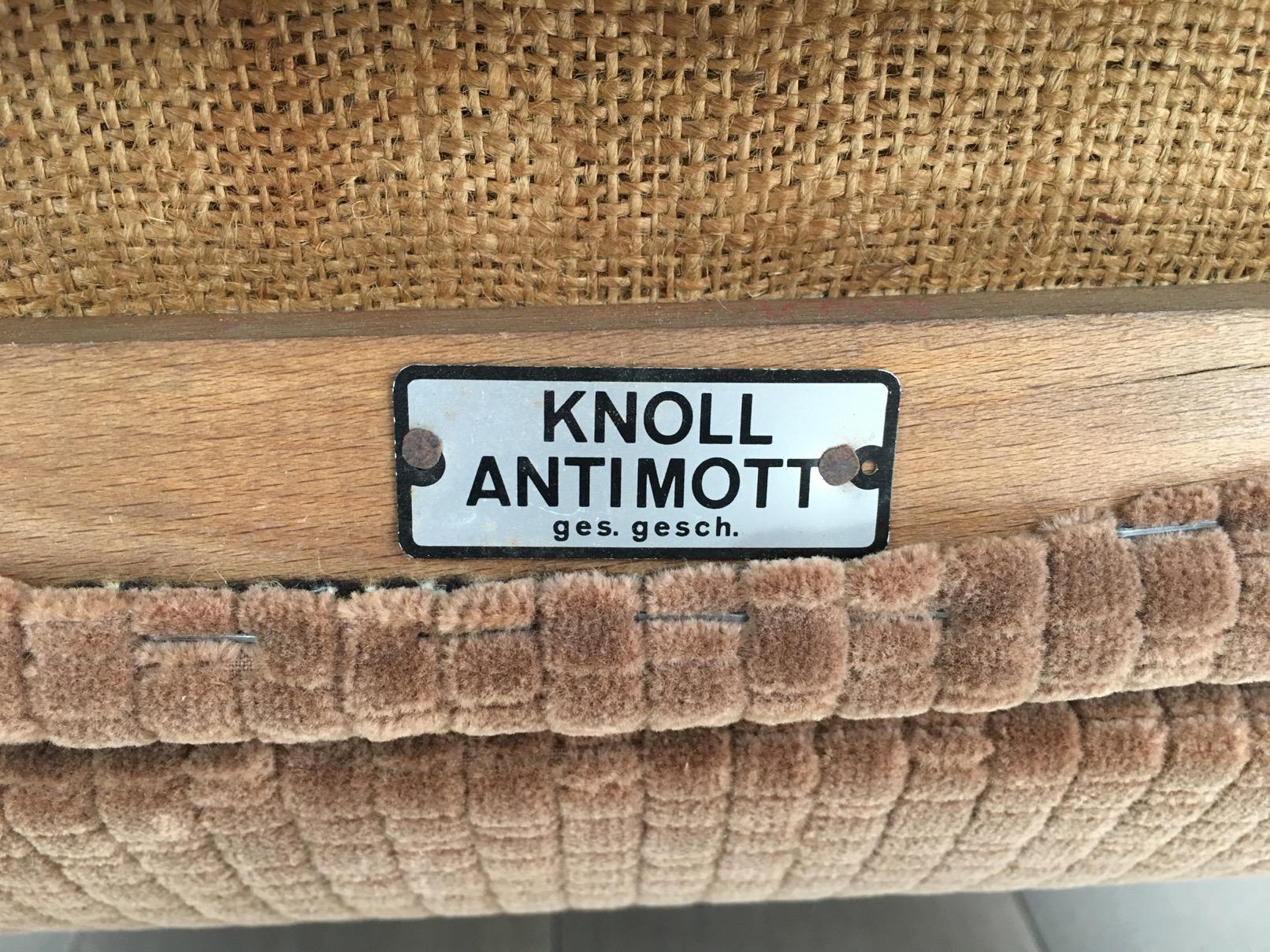 Knoll Antimott, Pair of Relax Armchairs, circa 1960 3