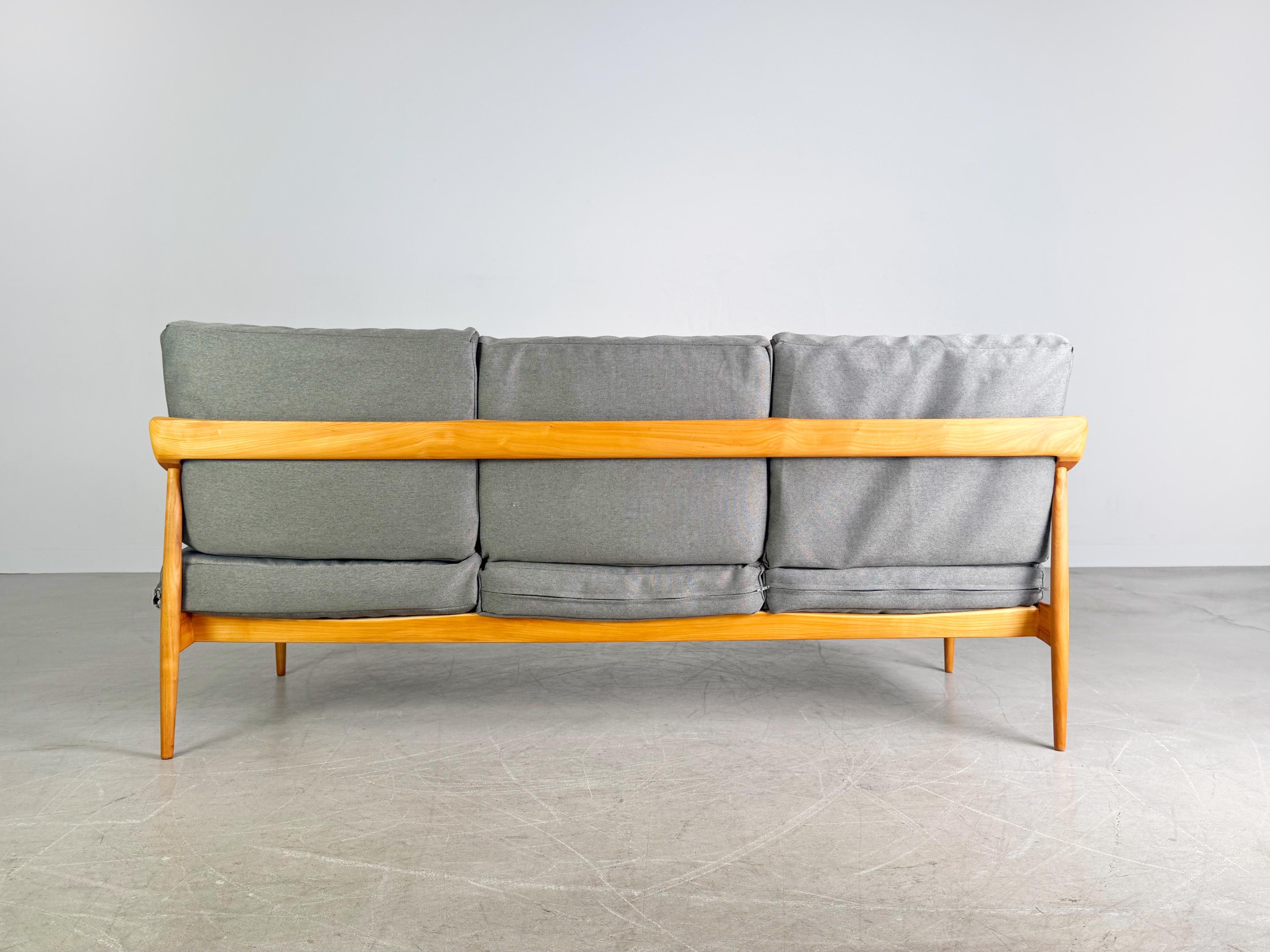 Knoll Antimott Sofa Midcentury Couch Walter Wilhelm Knoll Ahorn (Stoff) im Angebot