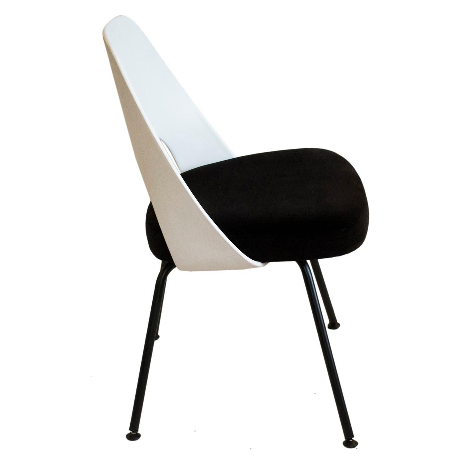 Late 20th Century Knoll Armless Saarinen Chair with Black Velvet Seat For Sale