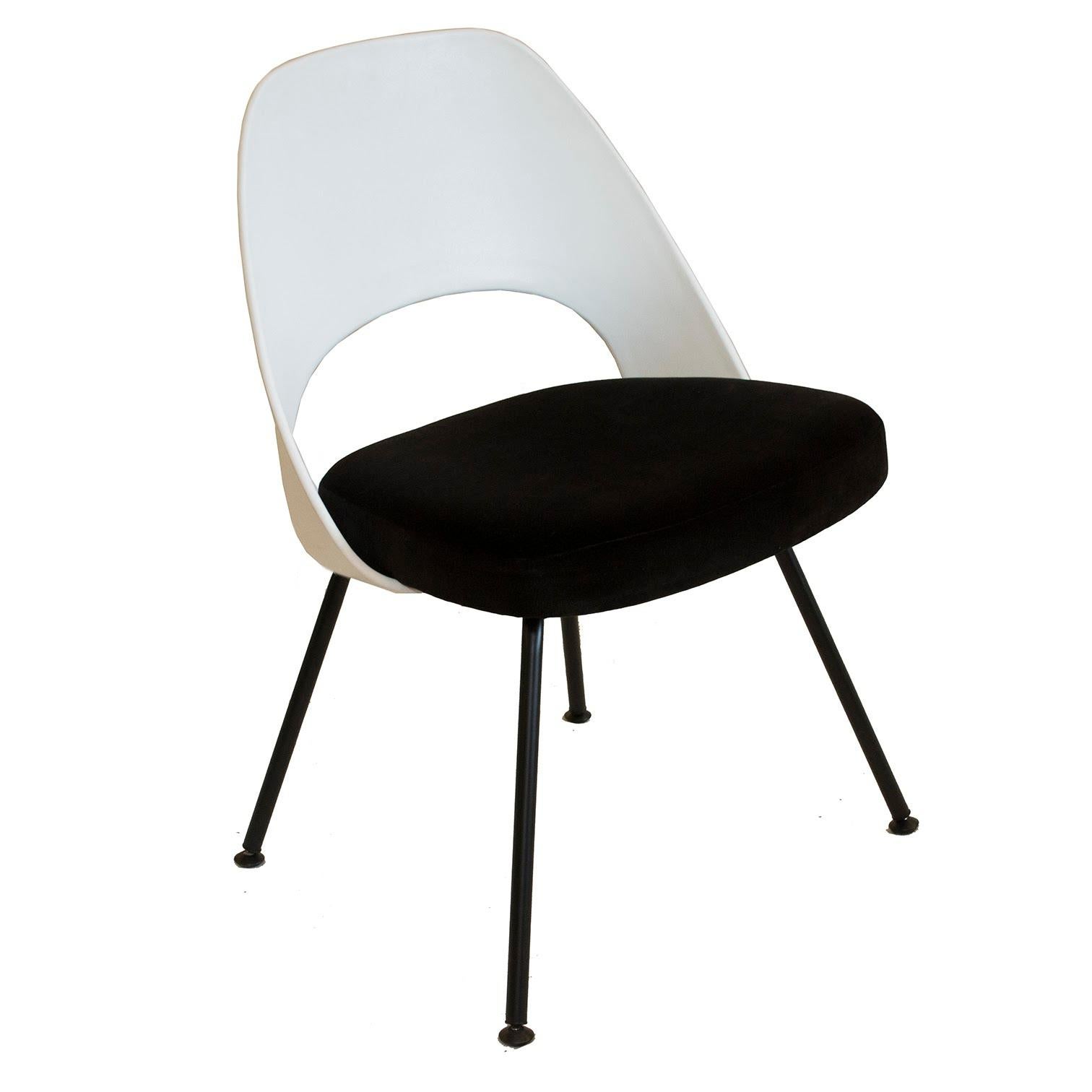 Foam Knoll Armless Saarinen Chair with Black Velvet Seat For Sale