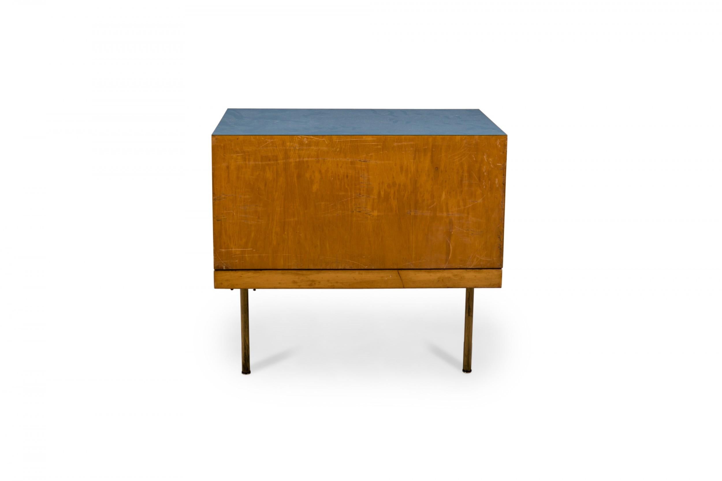 Mid-Century Modern Banc en bois avec deux tiroirs Associated Knoll en vente