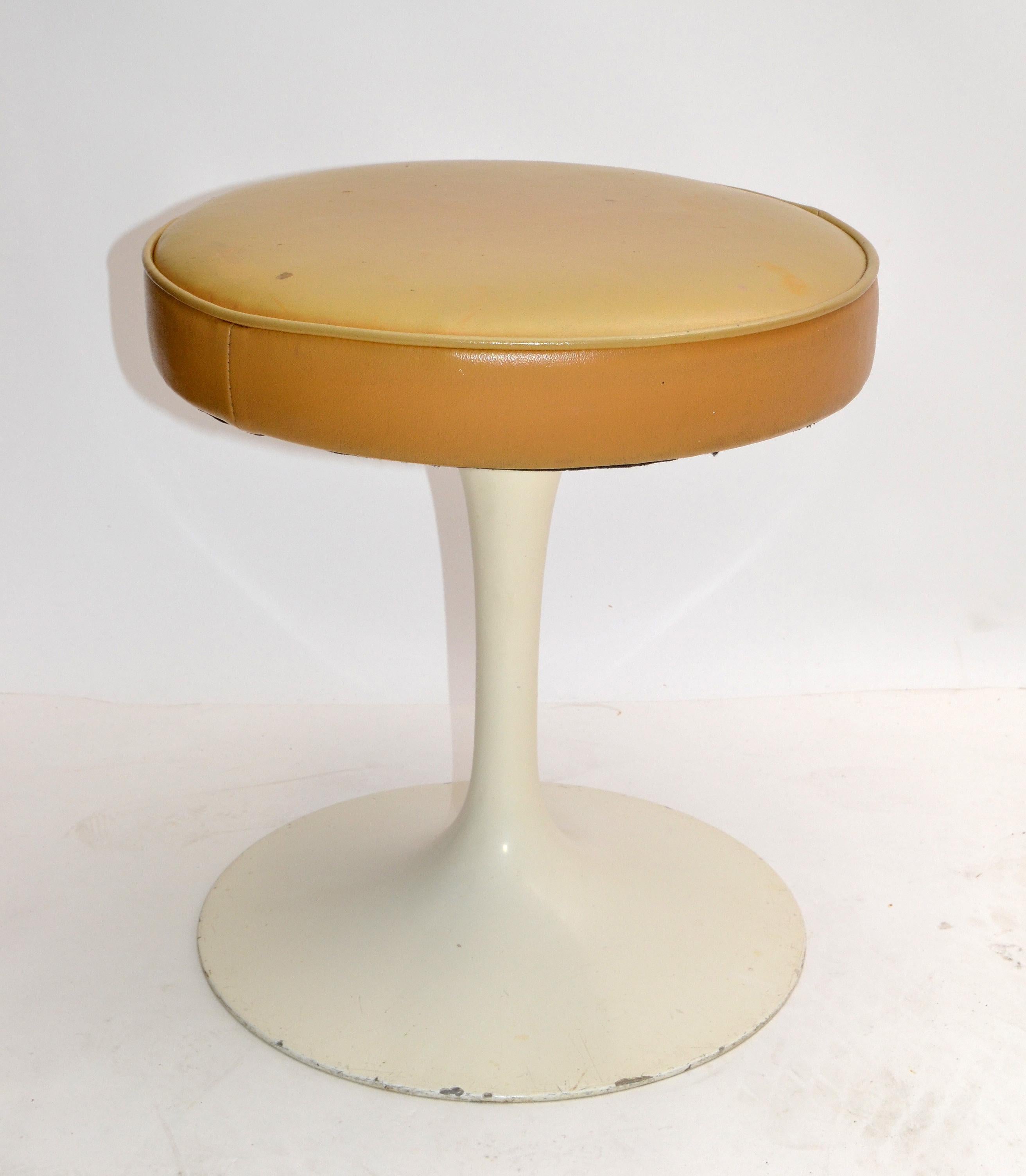 Knoll Associates Tulip Saarinen Stool Original Mustard Leather Upholstery, 1950 5