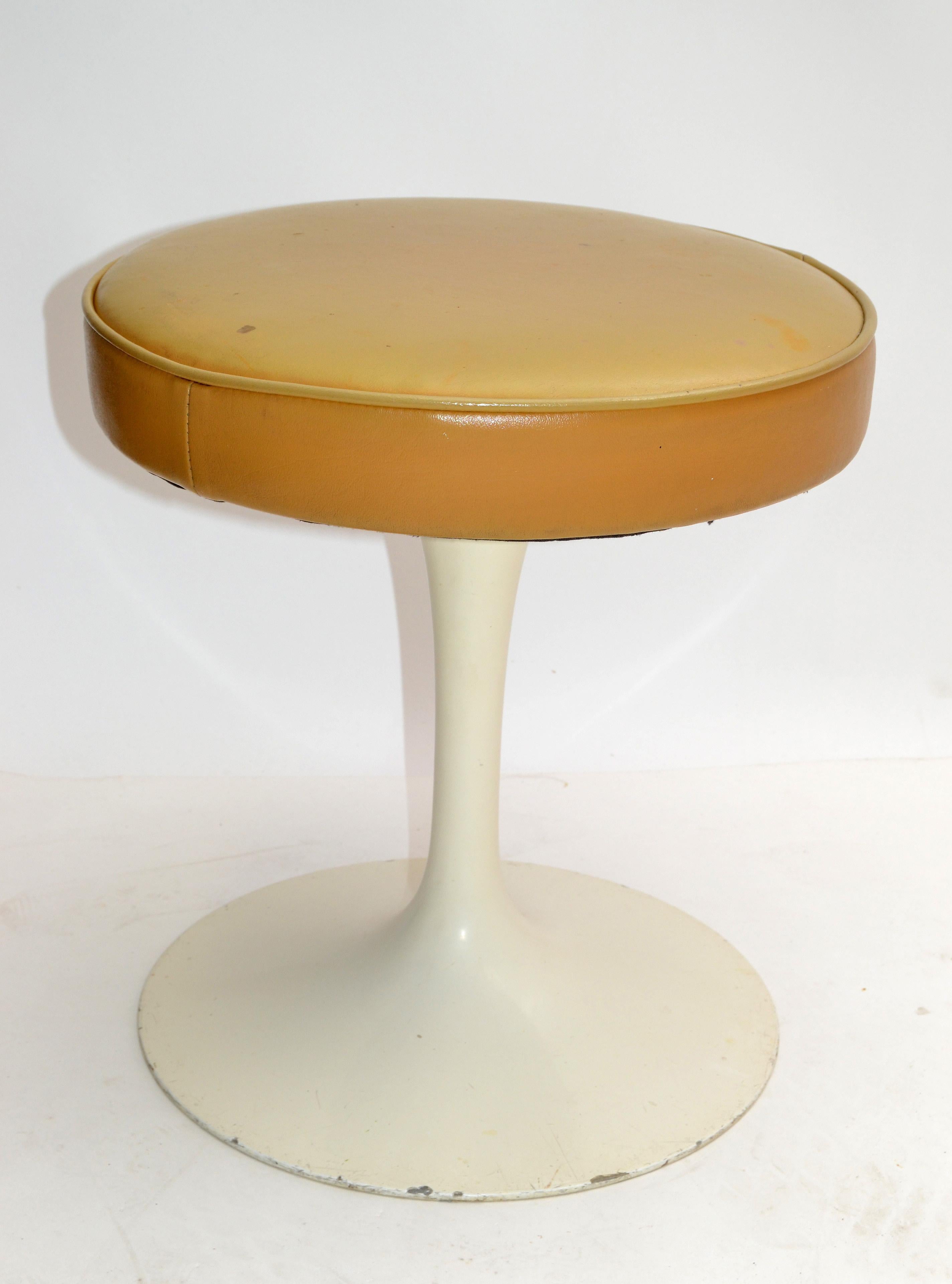 American Knoll Associates Tulip Saarinen Stool Original Mustard Leather Upholstery, 1950