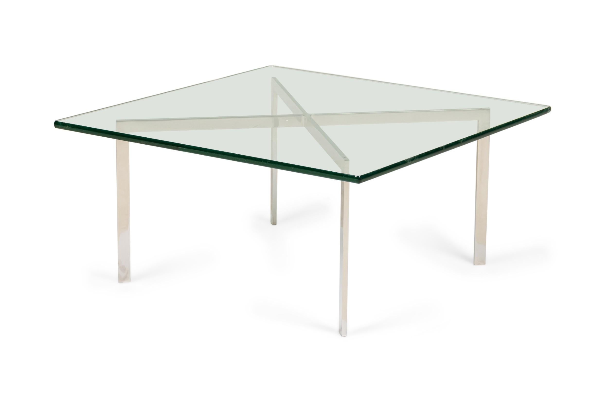 Knoll Barcelona, amerikanischer Chrom-Couchtisch „X“ aus der Mitte des Jahrhunderts (Handgefertigt) im Angebot