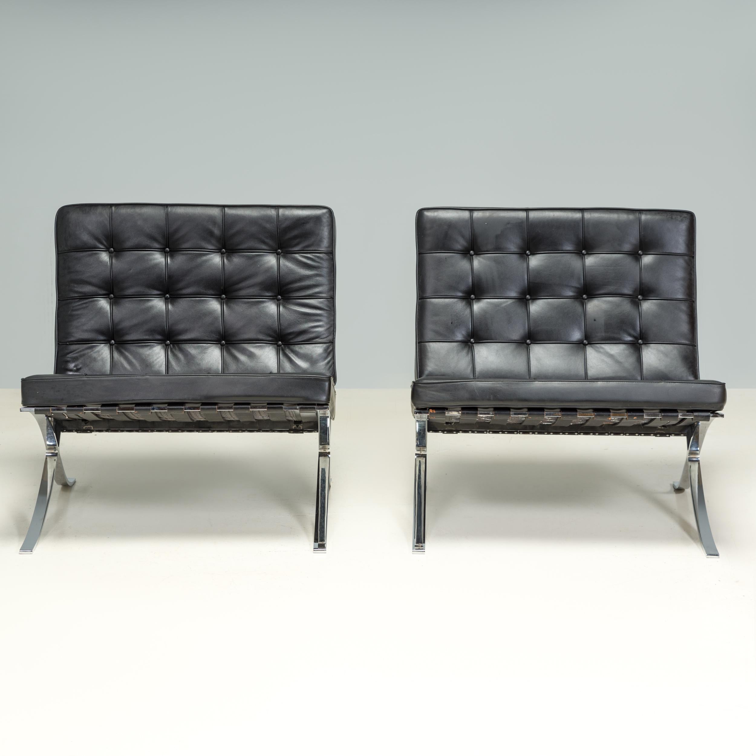 Knoll Barcelona Schwarze Lederstühle von Mies van der Rohe, Satz mit zwei Stühlen im Angebot 1