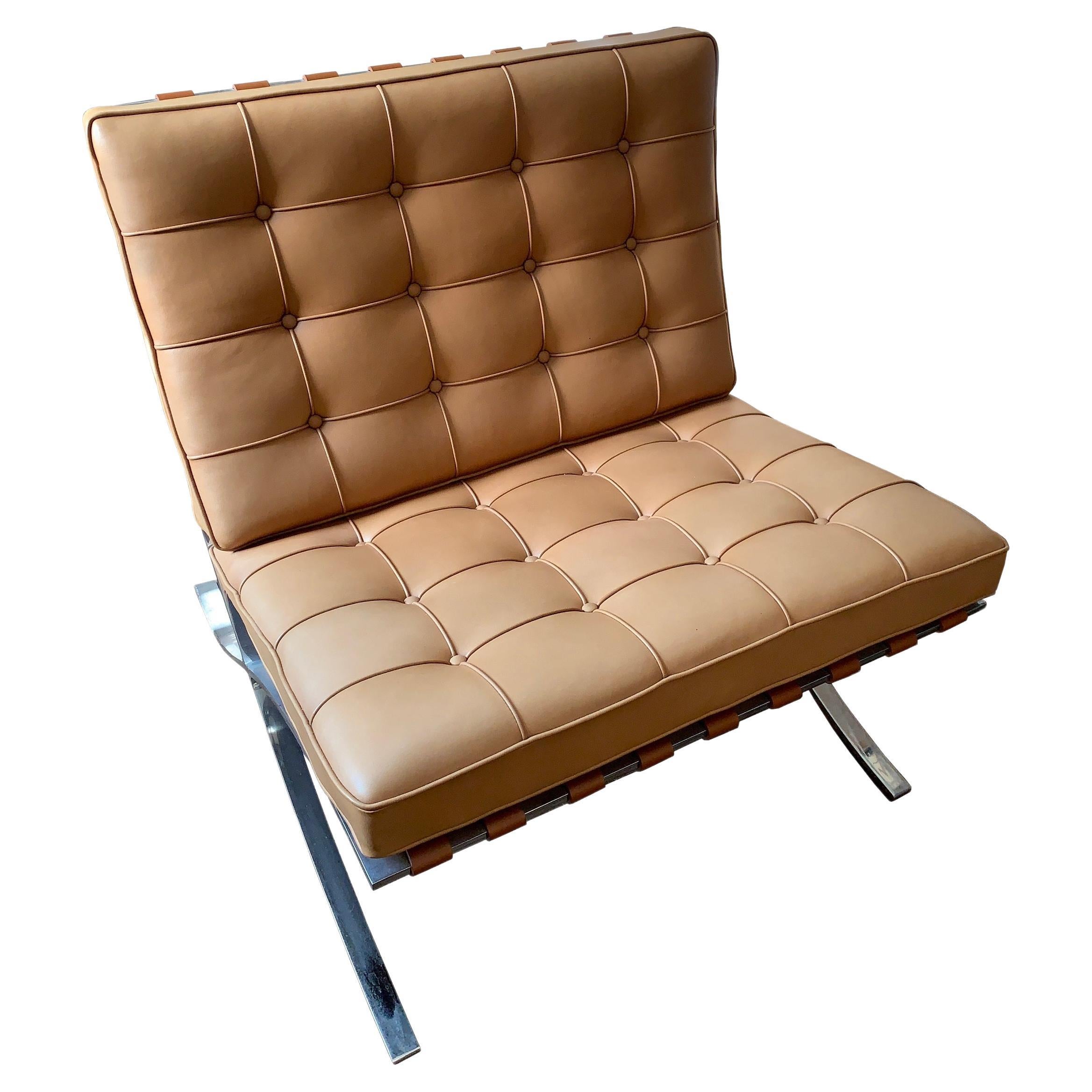 Authentischer Knoll Barcelona Stuhl + Hocker 

Barcelona-Stuhl:
29,5