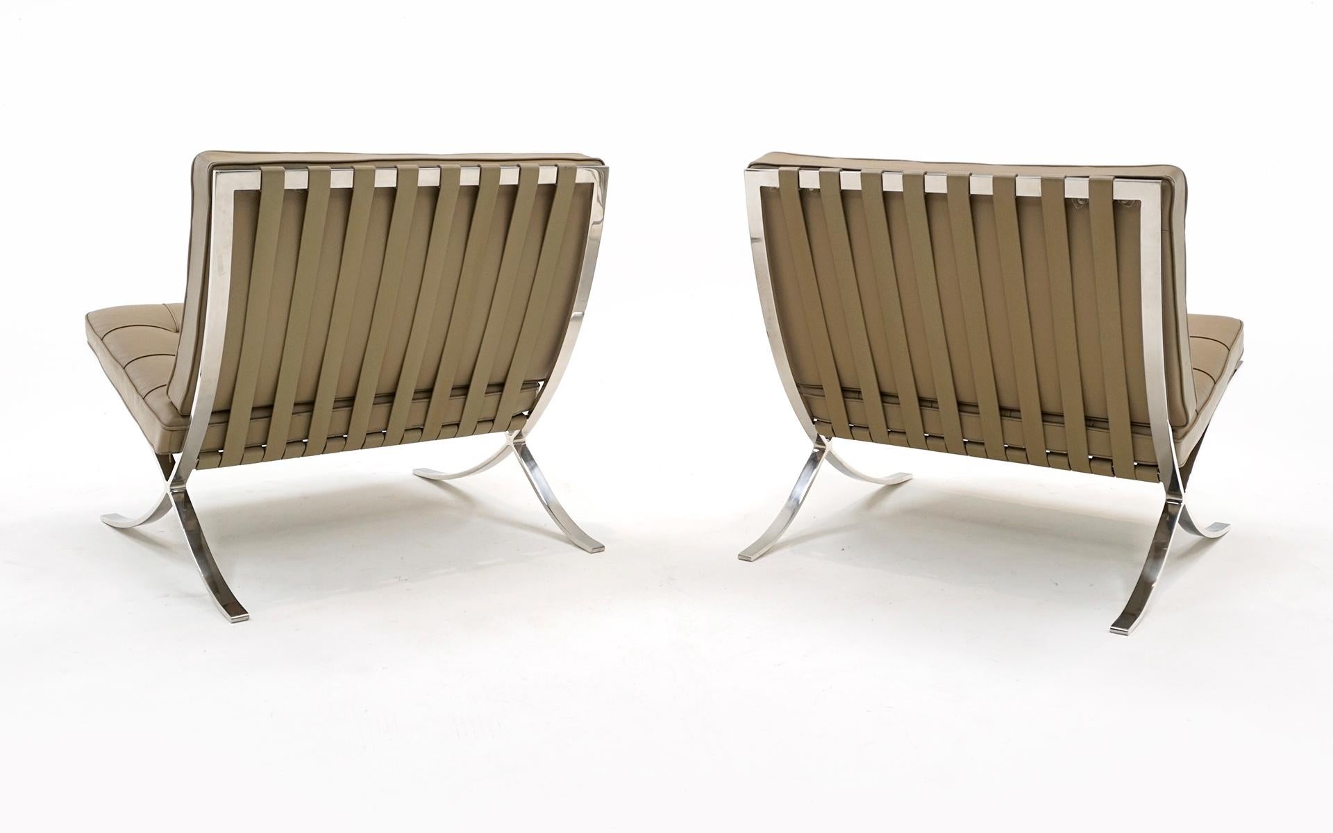 Contemporary Knoll Barcelona Chairs by Ludwig Mies van der Rohe, Leather, Stainless Steel For Sale