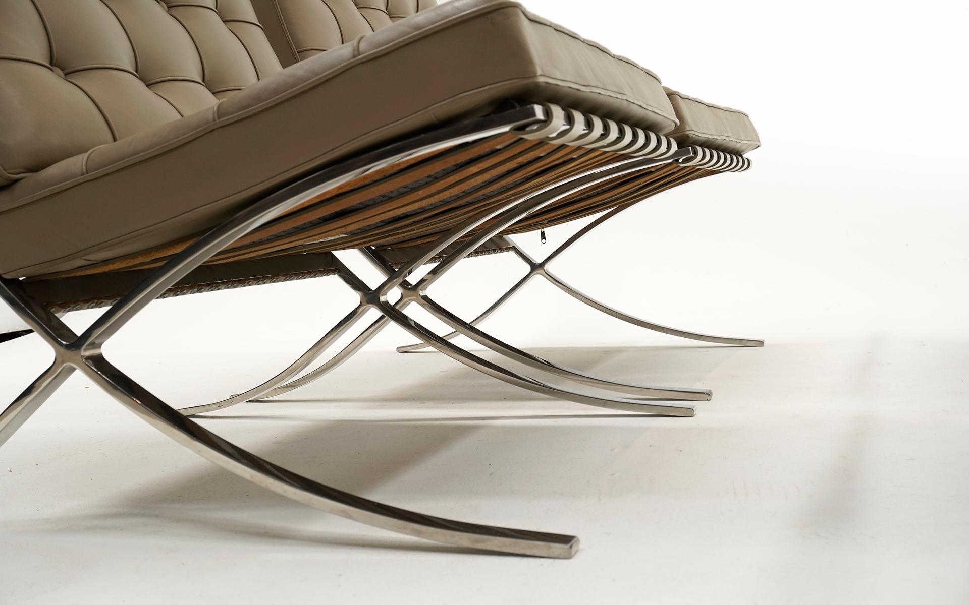 Knoll Barcelona Chairs by Ludwig Mies van der Rohe, Leather, Stainless Steel For Sale 3