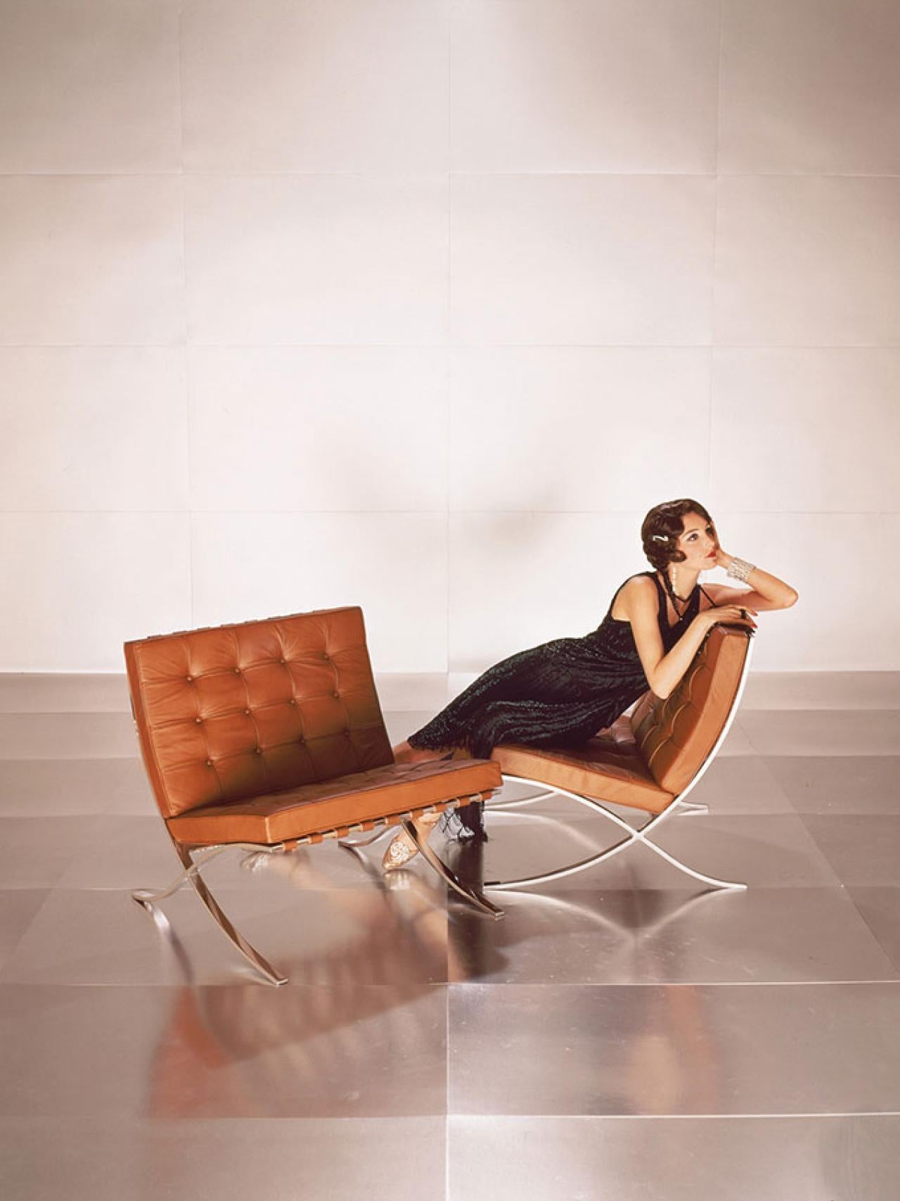 Mid-20th Century Knoll Barcelona Chestnut Lounge Chair & Ottoman Set of 3 Mies van der Rohe 1960s