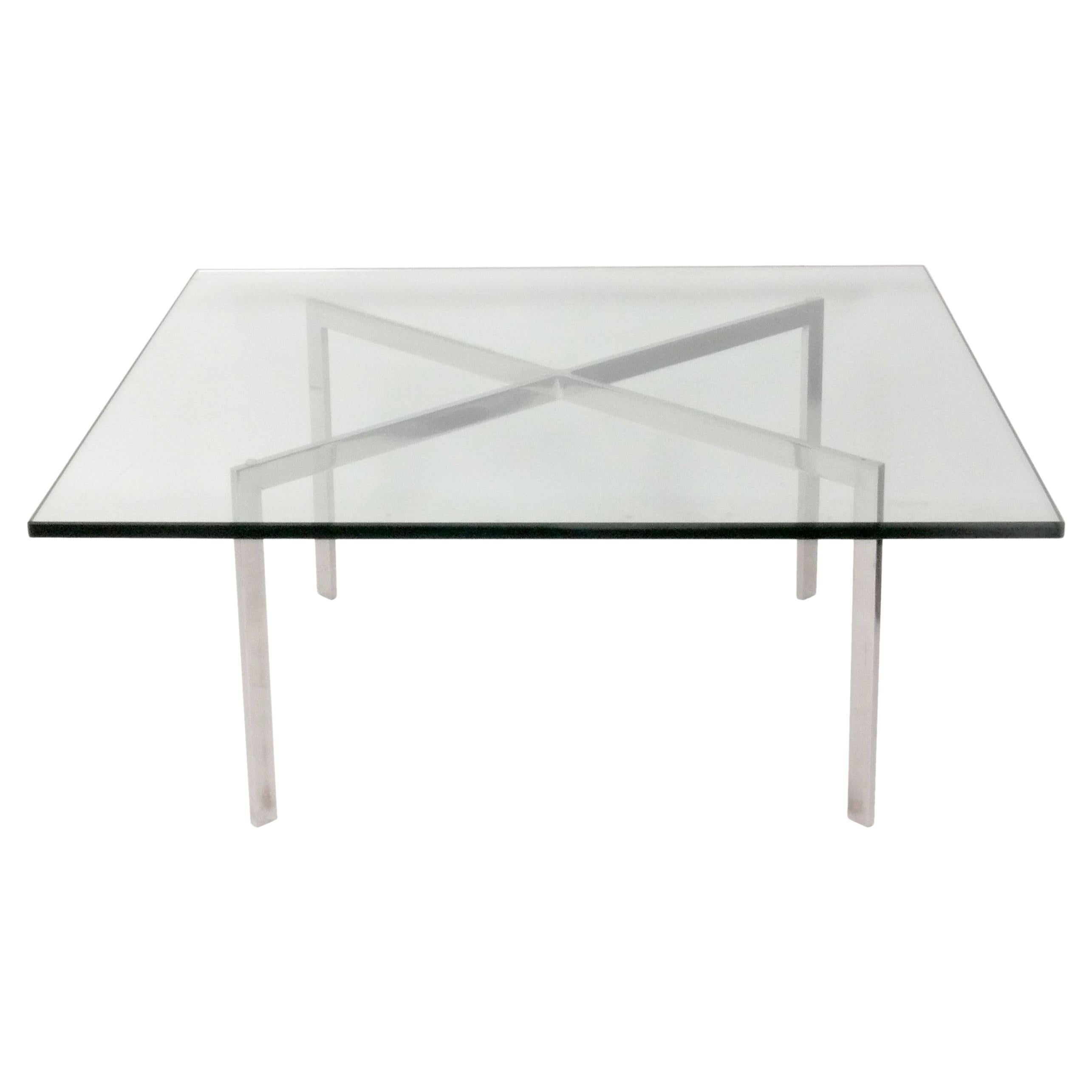 Knoll Barcelona Couchtisch entworfen von Mies van der Rohe