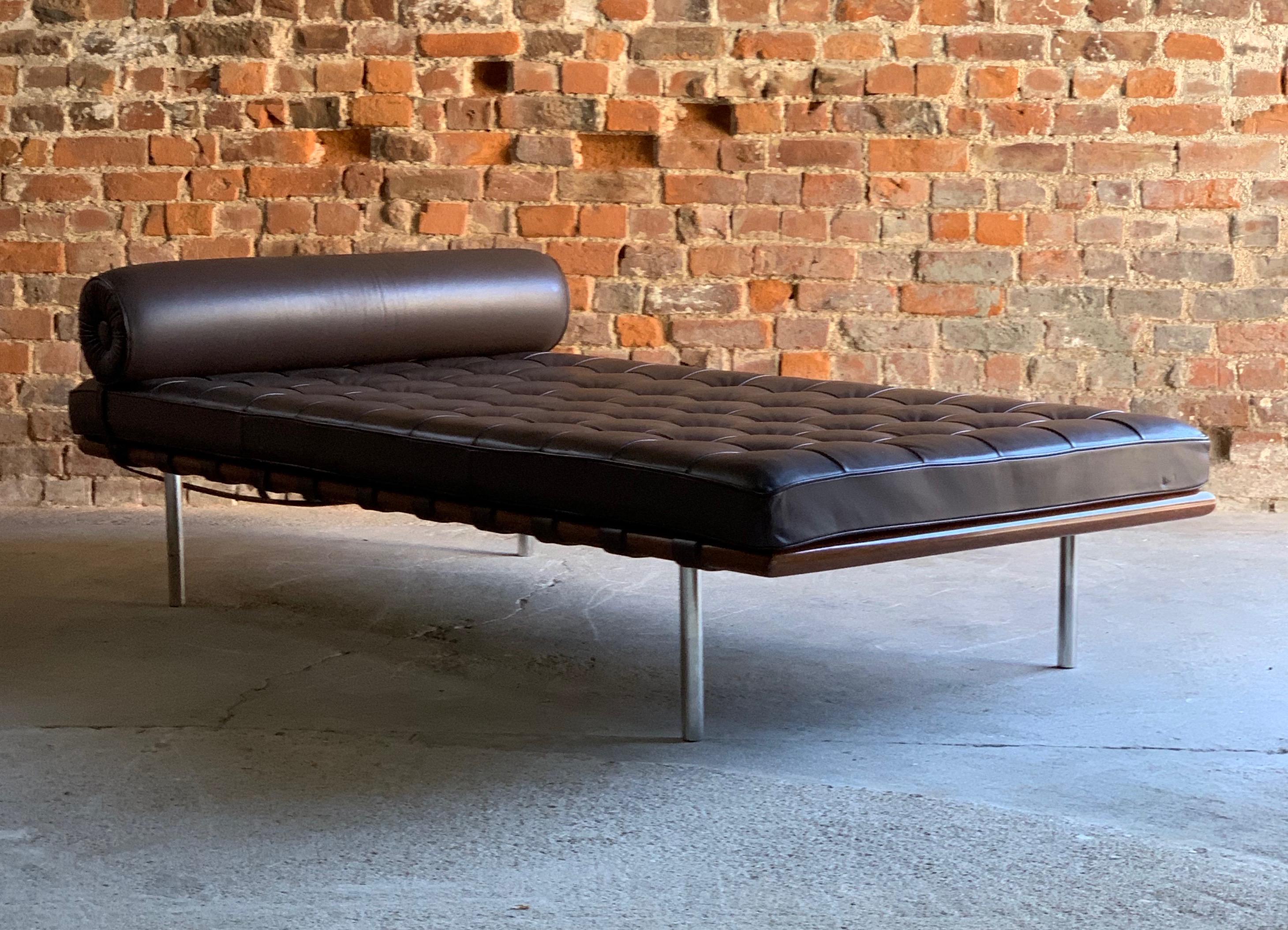 Knoll Barcelona Couch Daybed Leather Mies Van Der Rohe Signed, circa 1996 4