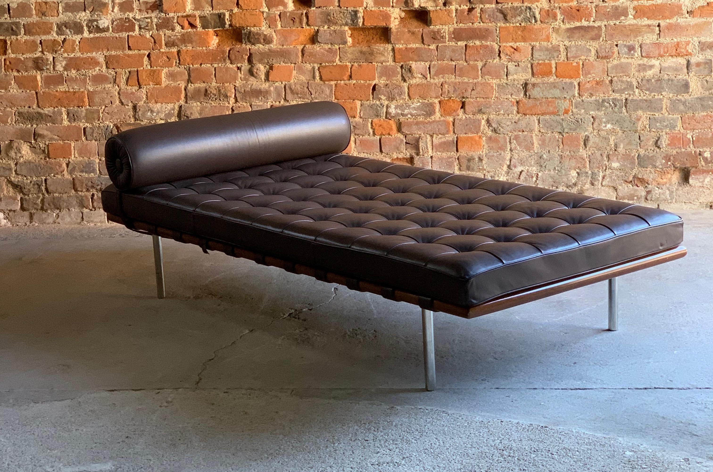 Knoll Barcelona Couch Daybed Leather Mies Van Der Rohe Signed, circa 1996 4