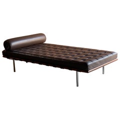 Knoll Barcelona Couch Daybed Cuir Mies Van Der Rohe Signé:: circa 1996