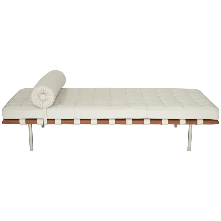 Knoll Barcelona Couch Daybed or Sofa in White Sabrina Leather, circa 1997