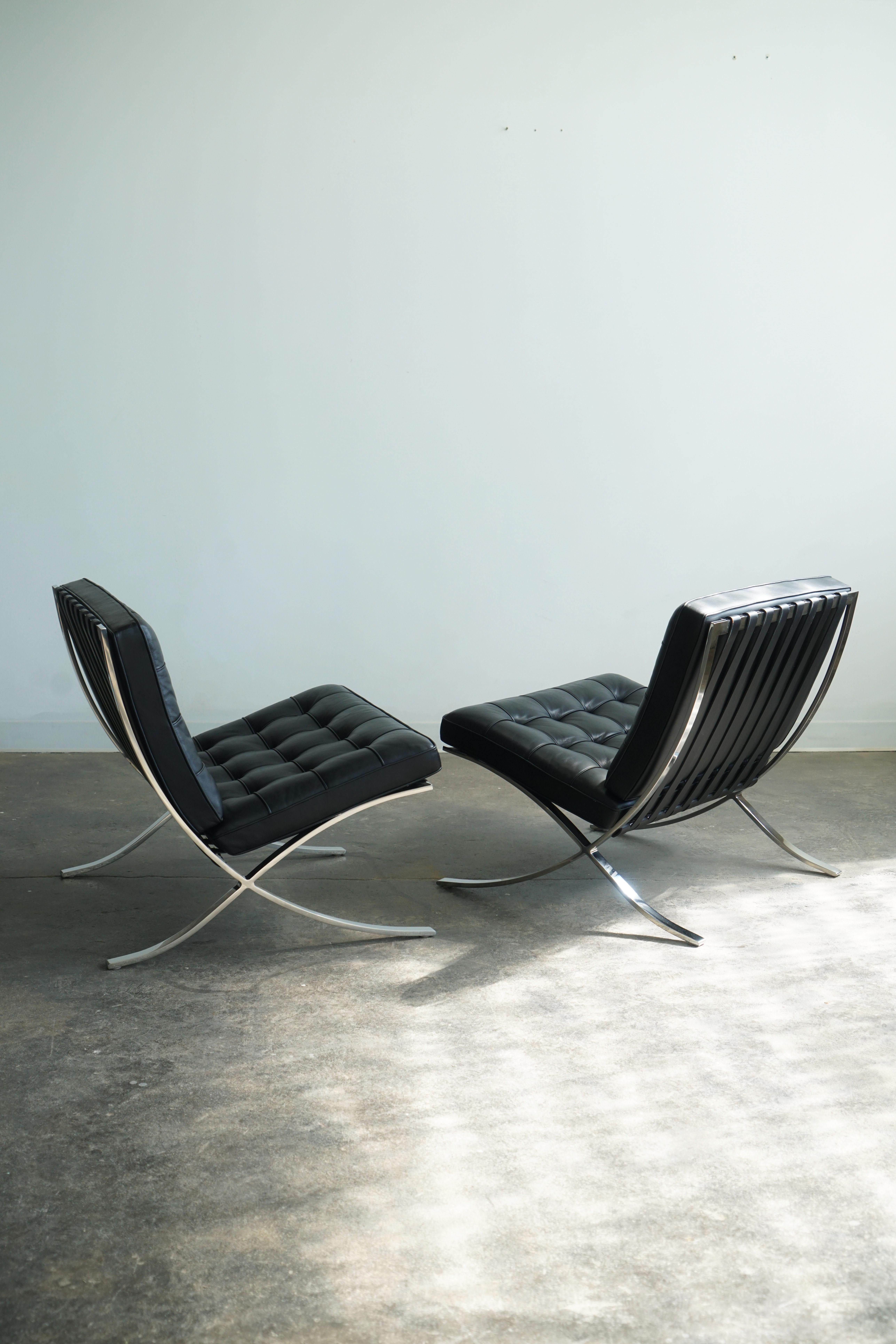Knoll Barcelona Lounge Chairs by Mies van der Rohe, Black Leather  For Sale 8
