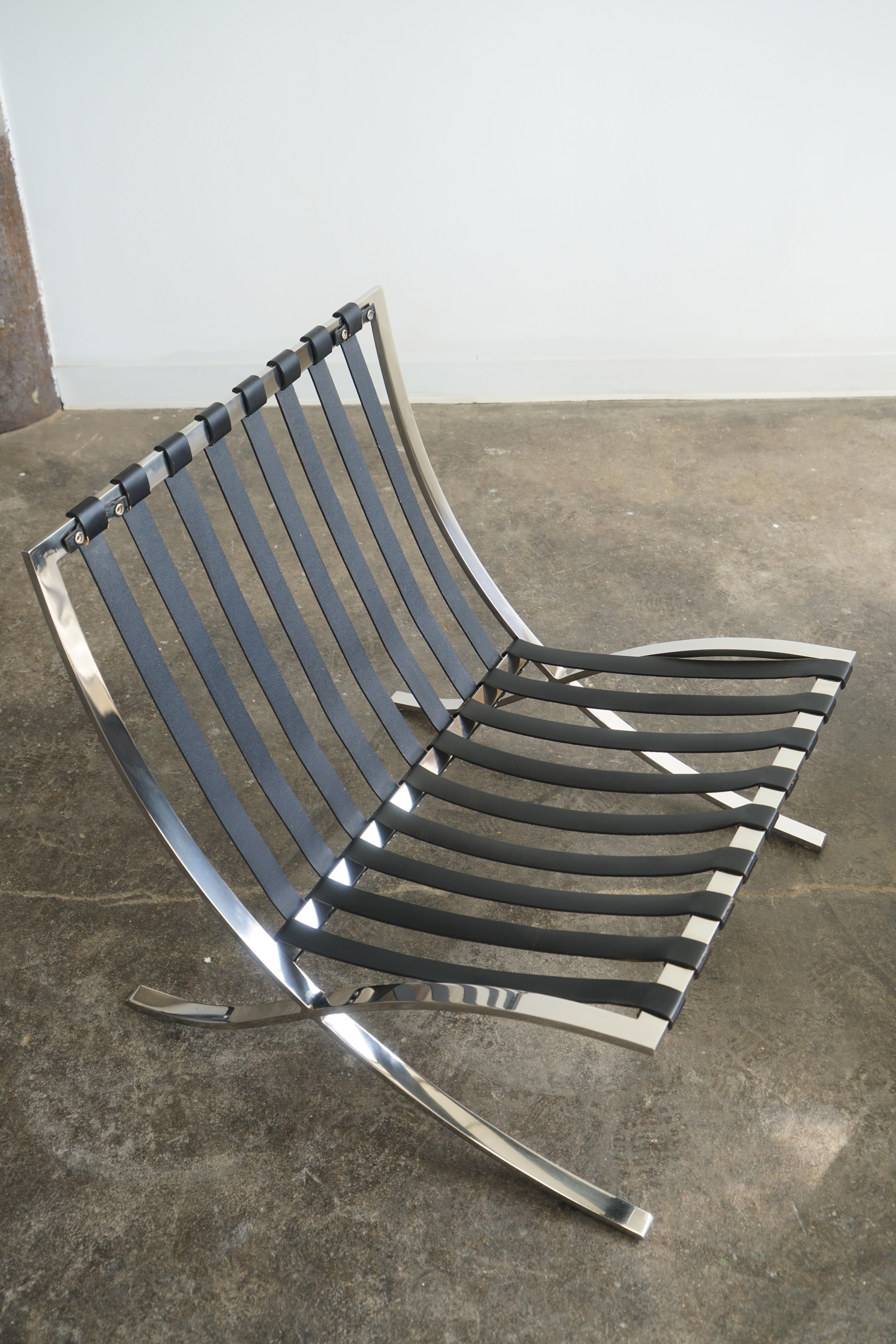 Chaises longues Knoll Barcelona par Mies van der Rohe, cuir noir  en vente 9
