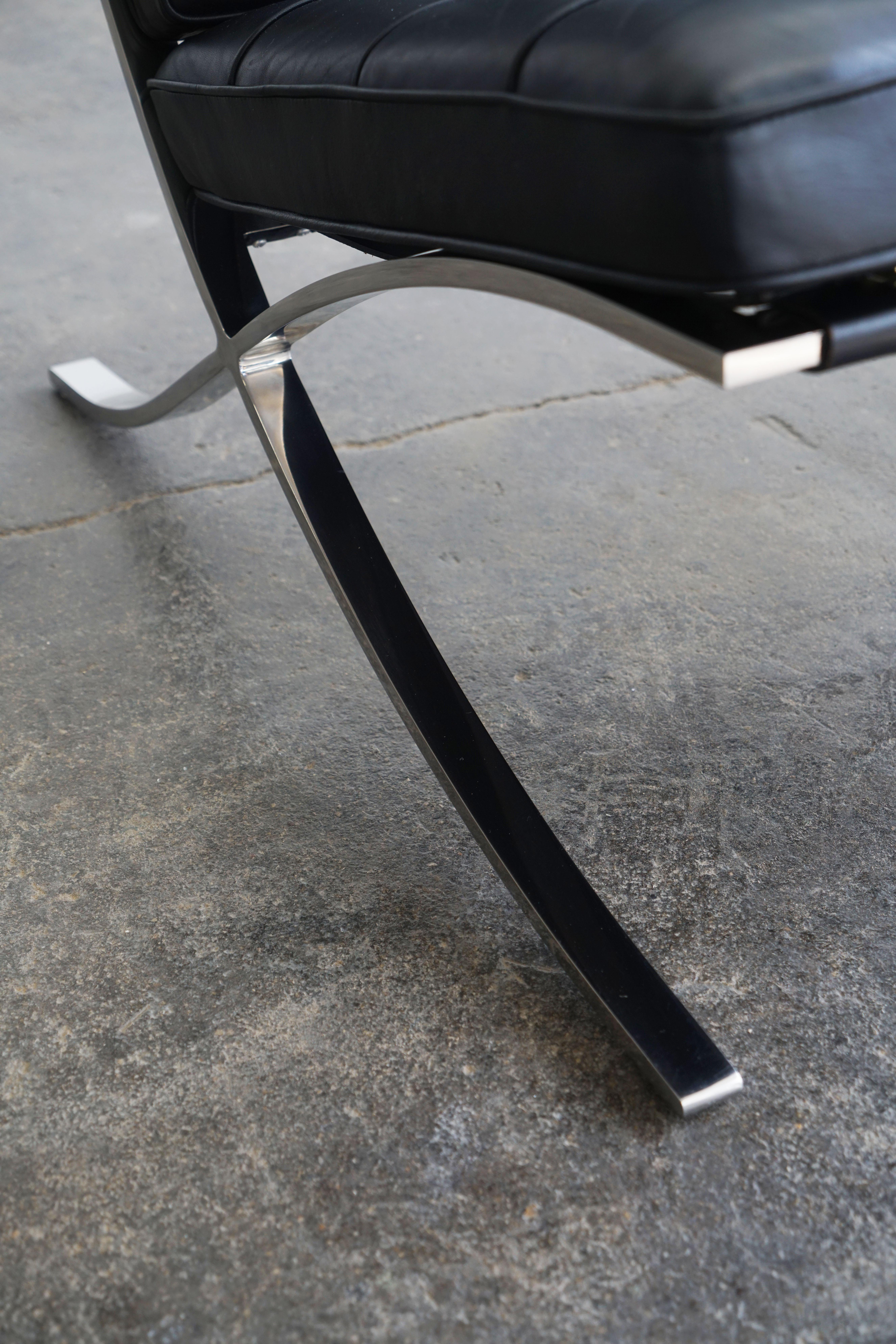 Stainless Steel Knoll Barcelona Lounge Chairs by Mies van der Rohe, Black Leather  For Sale