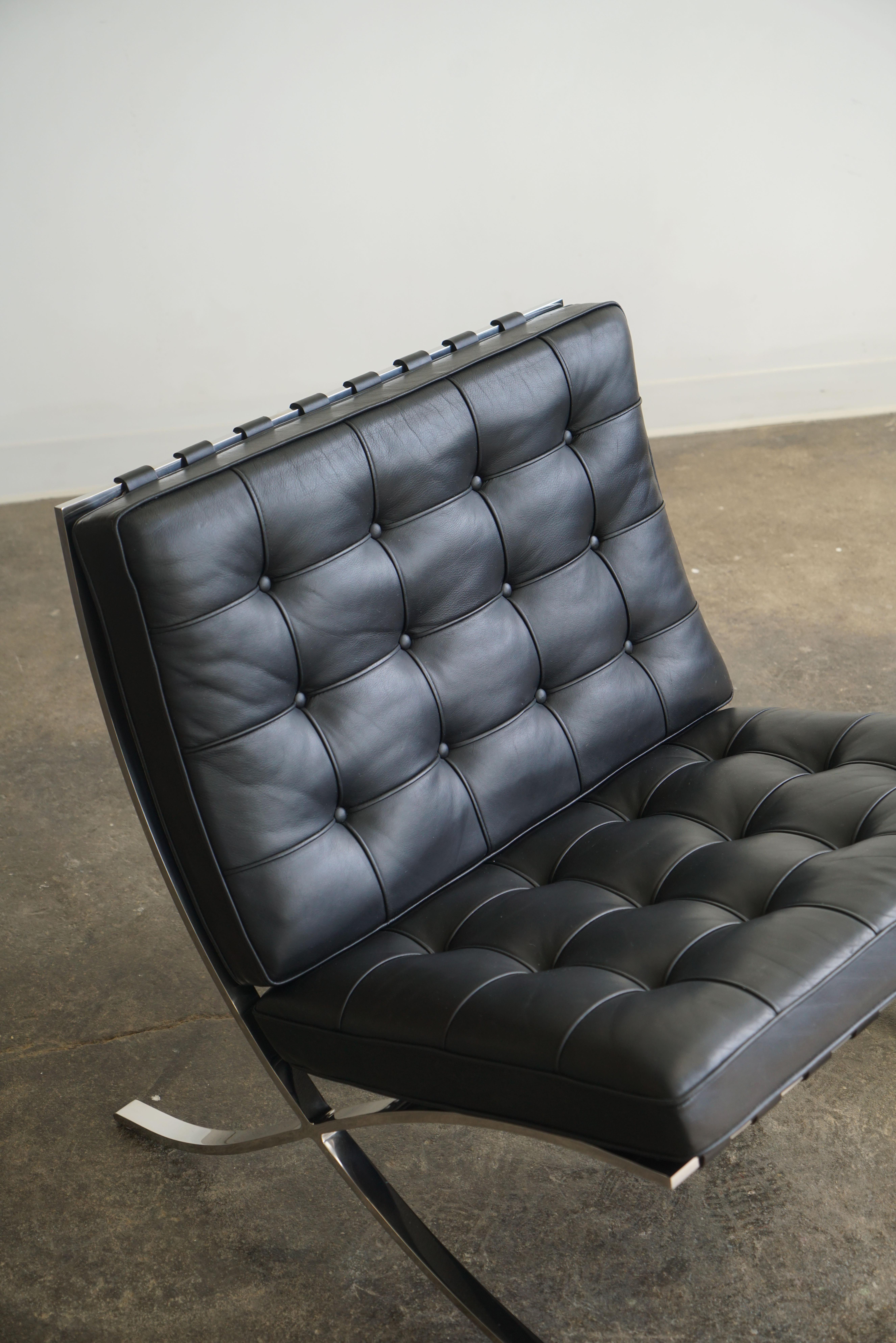 Chaises longues Knoll Barcelona par Mies van der Rohe, cuir noir  en vente 1