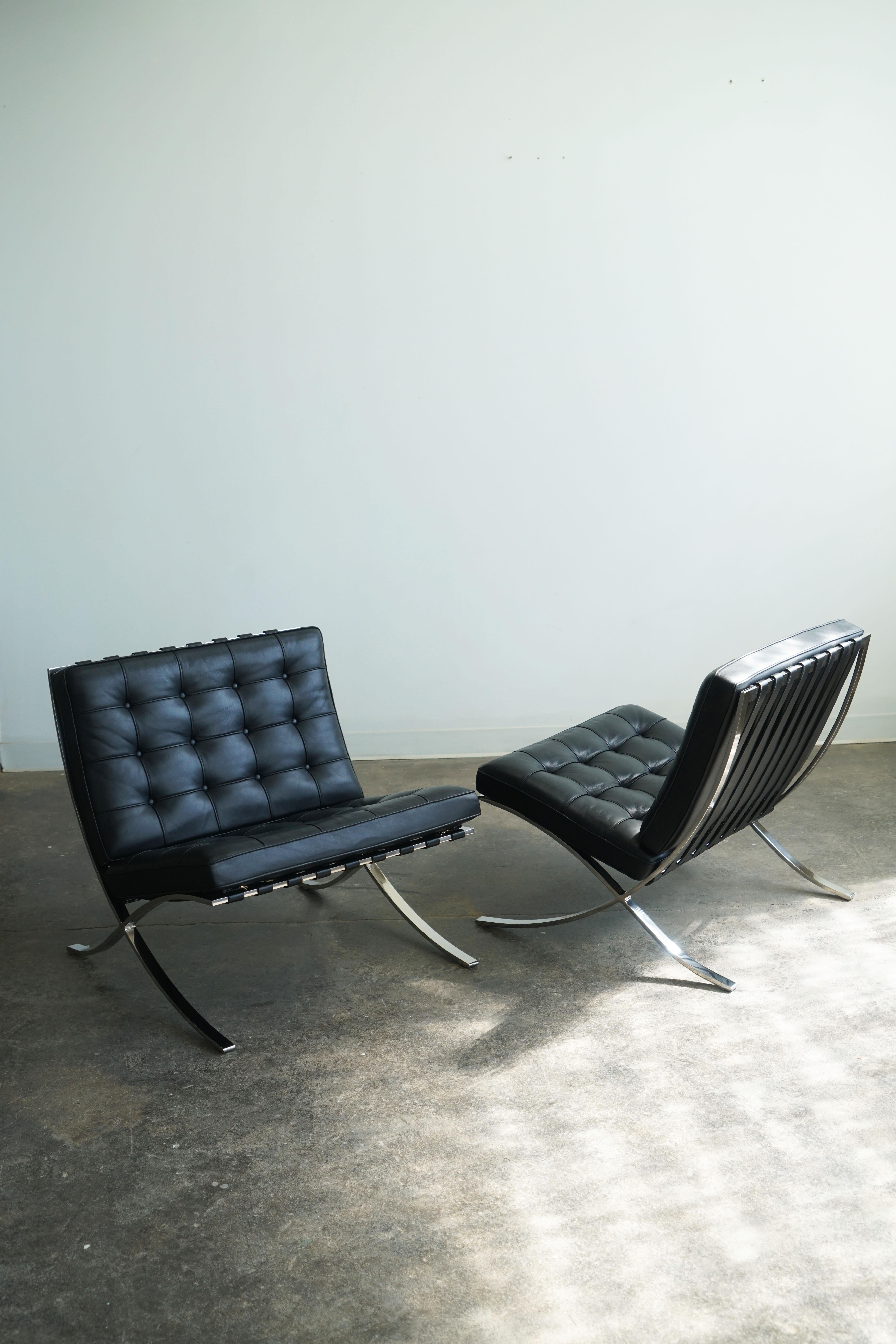 Knoll Barcelona Lounge Chairs by Mies van der Rohe, Black Leather  For Sale 3