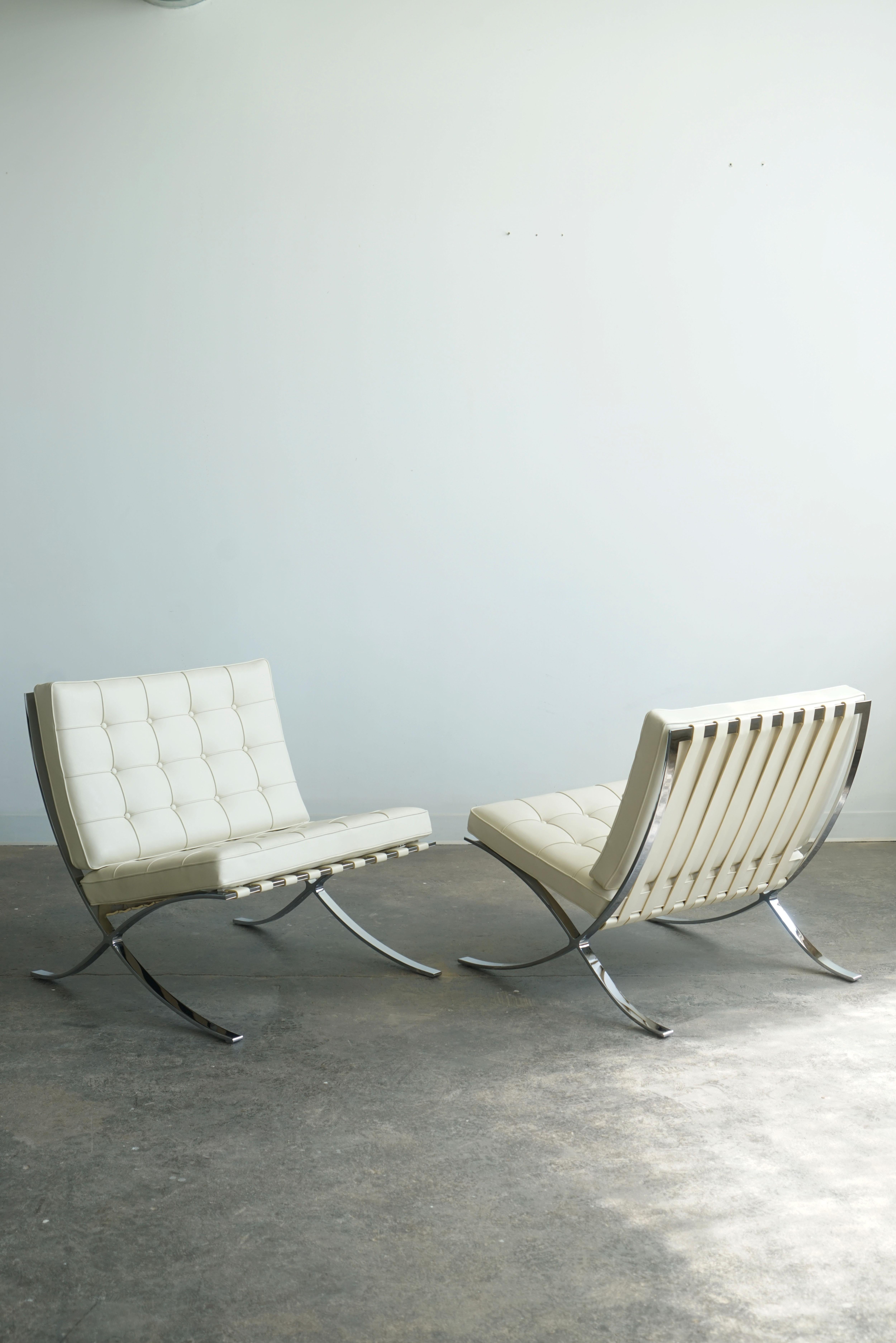 Knoll Barcelona Lounge Chairs by Mies van der Rohe, Ivory Leather  For Sale 4