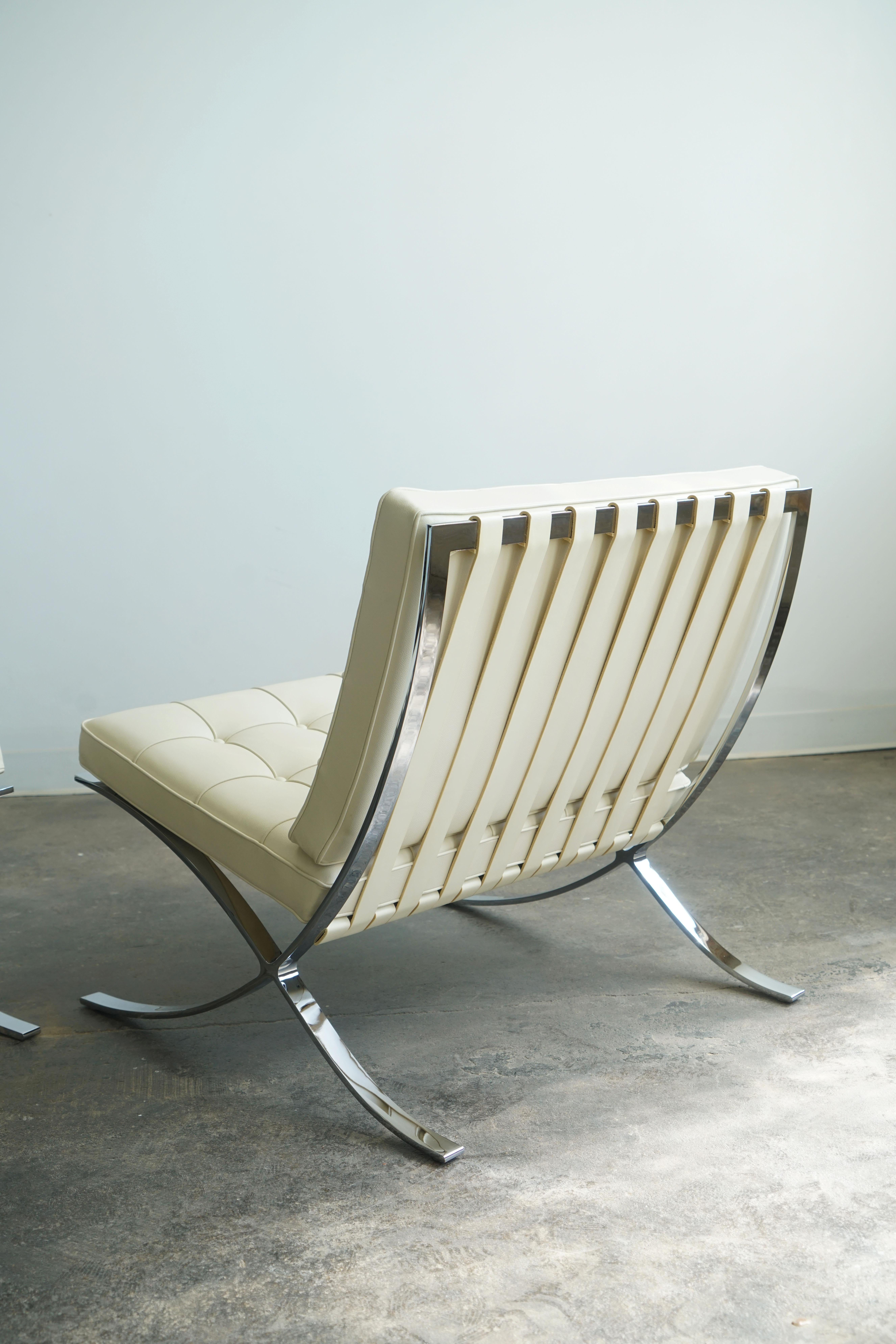 Knoll Barcelona Lounge Chairs by Mies van der Rohe, Ivory Leather  For Sale 5