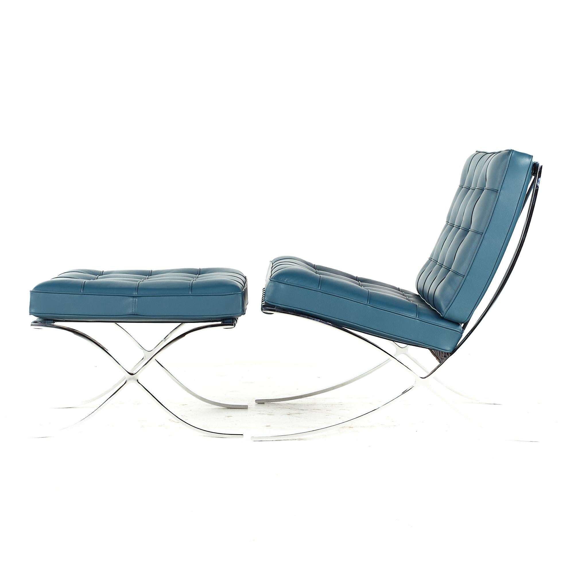 Knoll Barcelona Midcentury Chair and Ottoman For Sale at 1stDibs