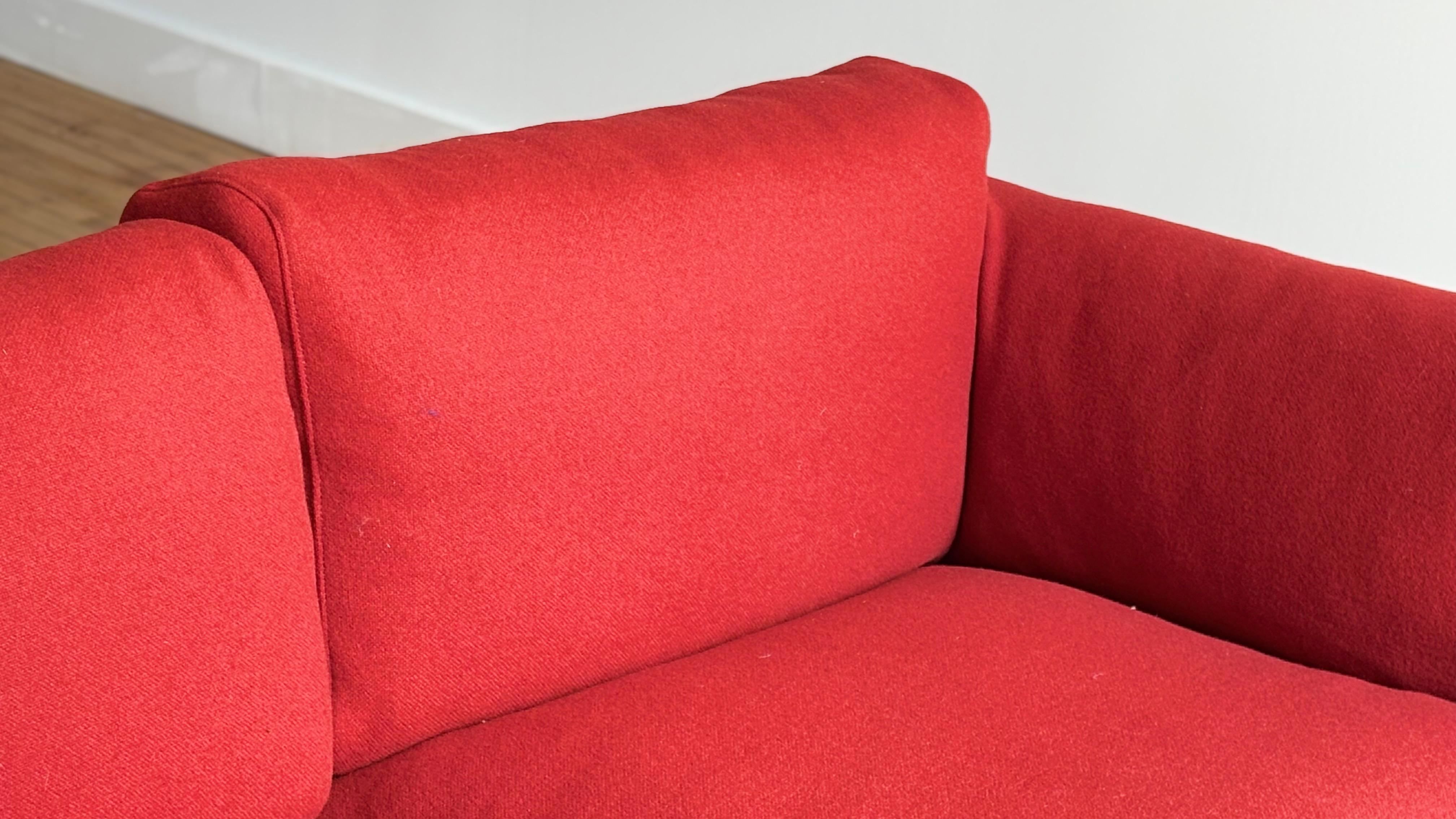 Sofá Knoll Bastiano Petite en Bueno estado para la venta en Philadelphia, PA