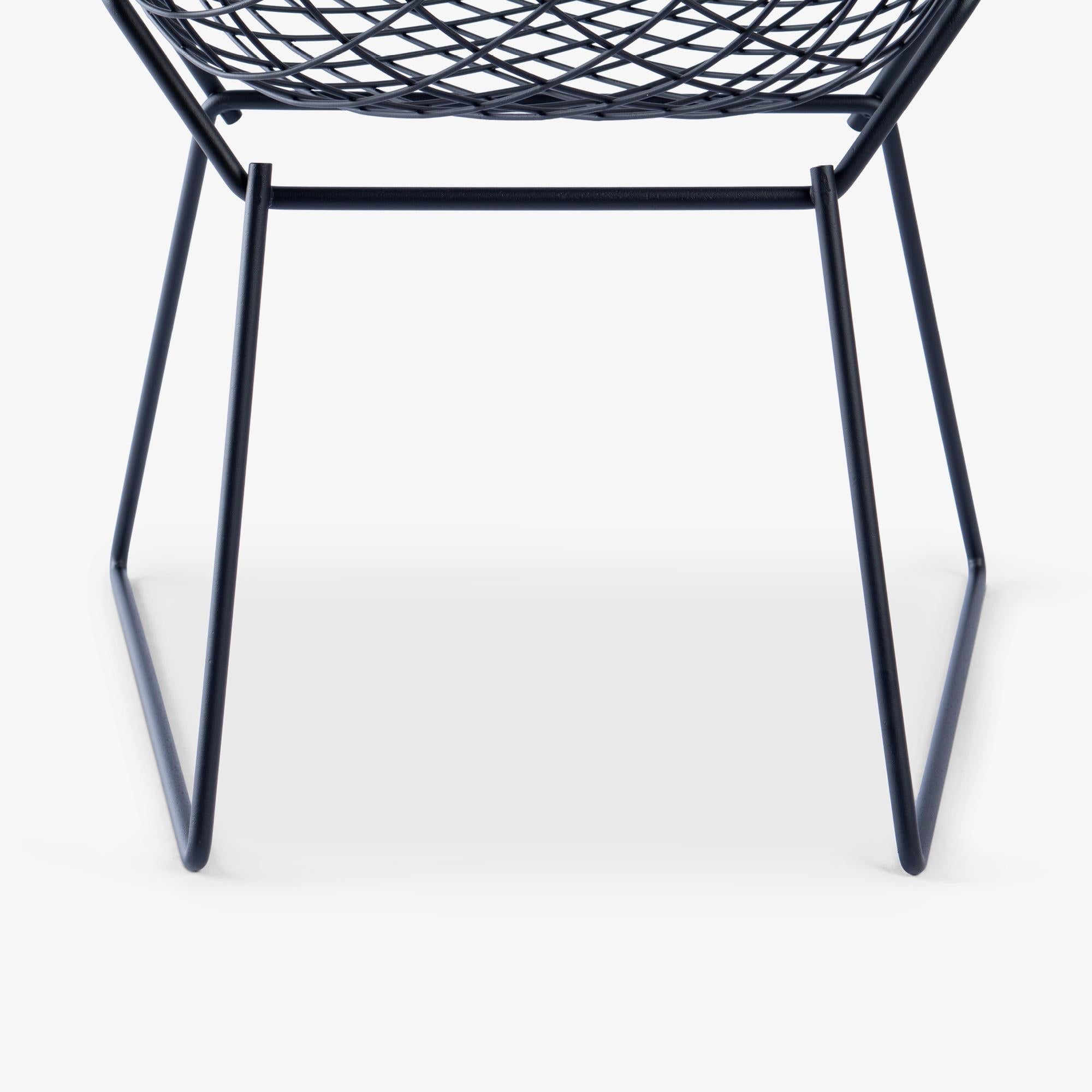 20ième siècle Knoll Bertoia Diamond Chair en noir mat en vente