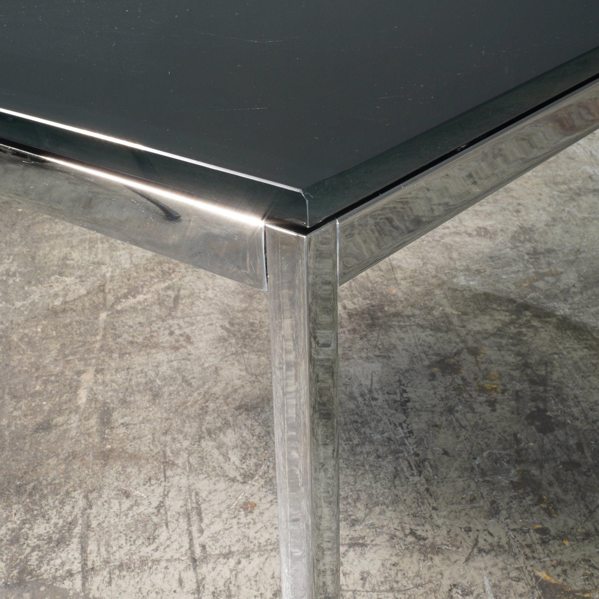 XXIe siècle et contemporain Table basse carrée en verre noir de Knoll en vente
