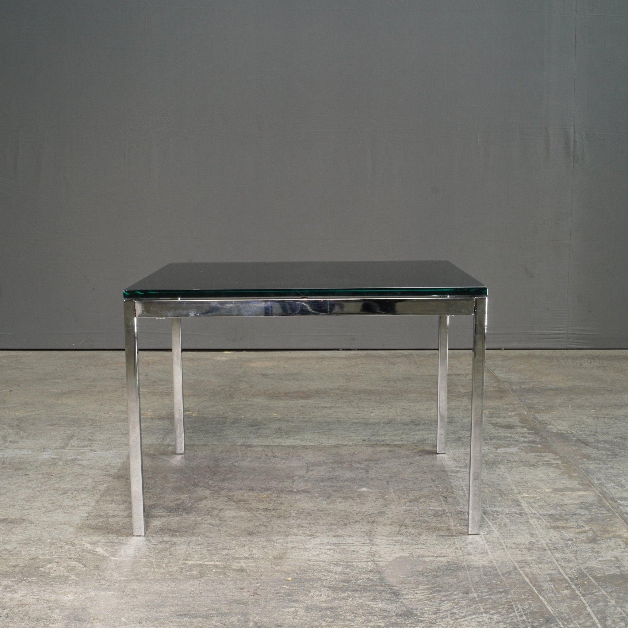 Verre Table basse carrée en verre noir de Knoll en vente