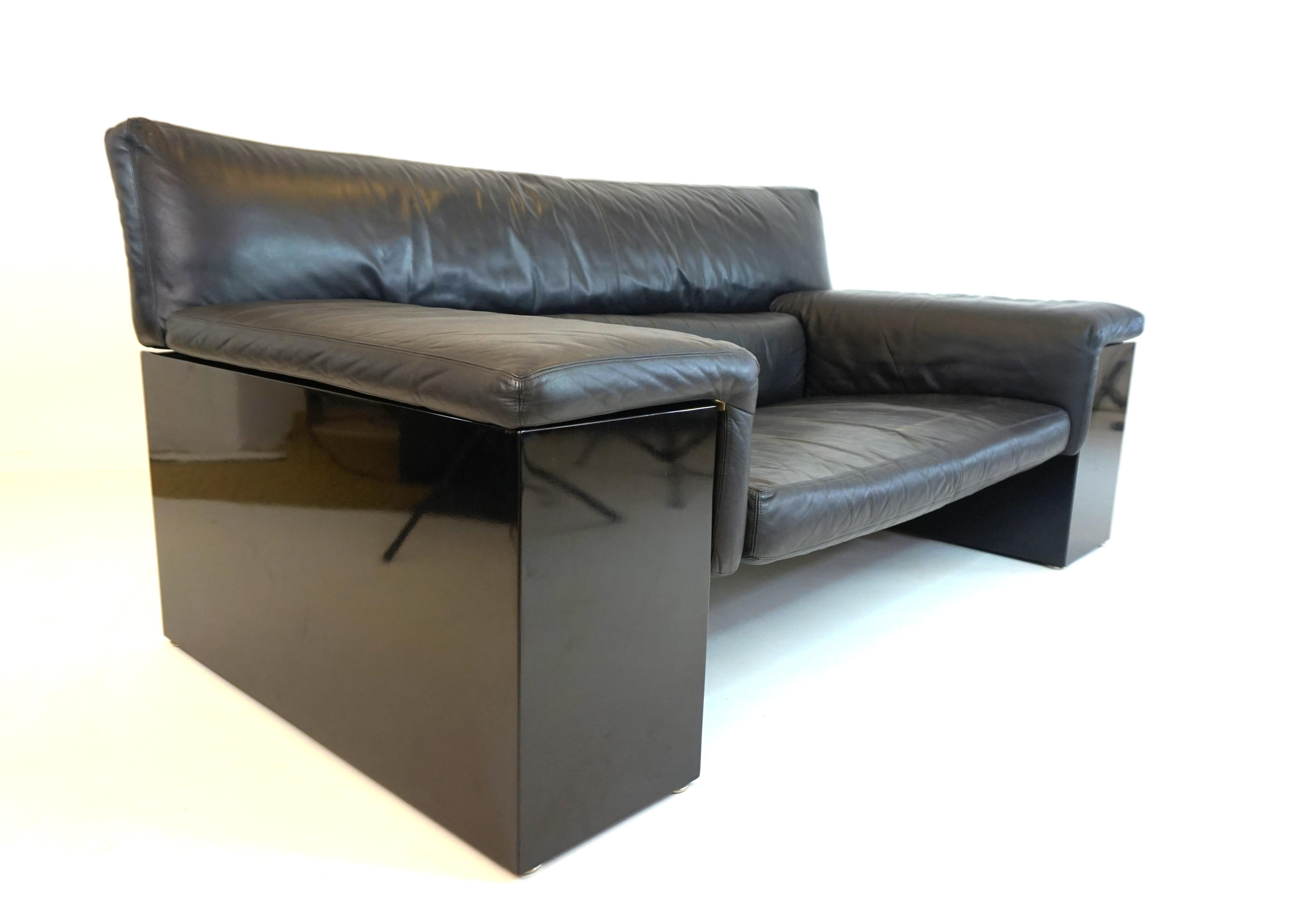Knoll Brigadier 2 seater leather sofa by Cini Boeri 1
